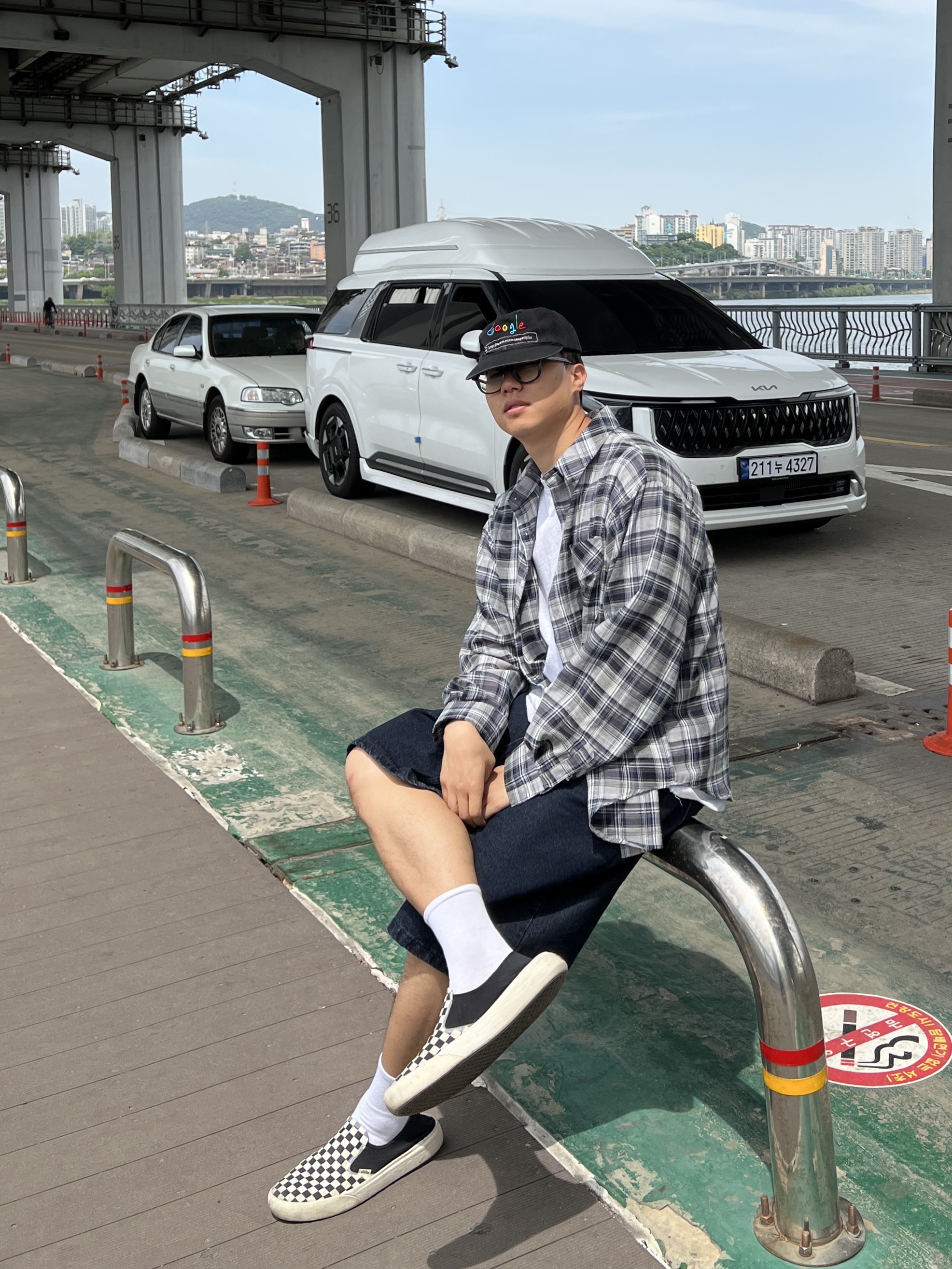 Vans Checkerboard Comfycush One Black 착용 스타일 - 1