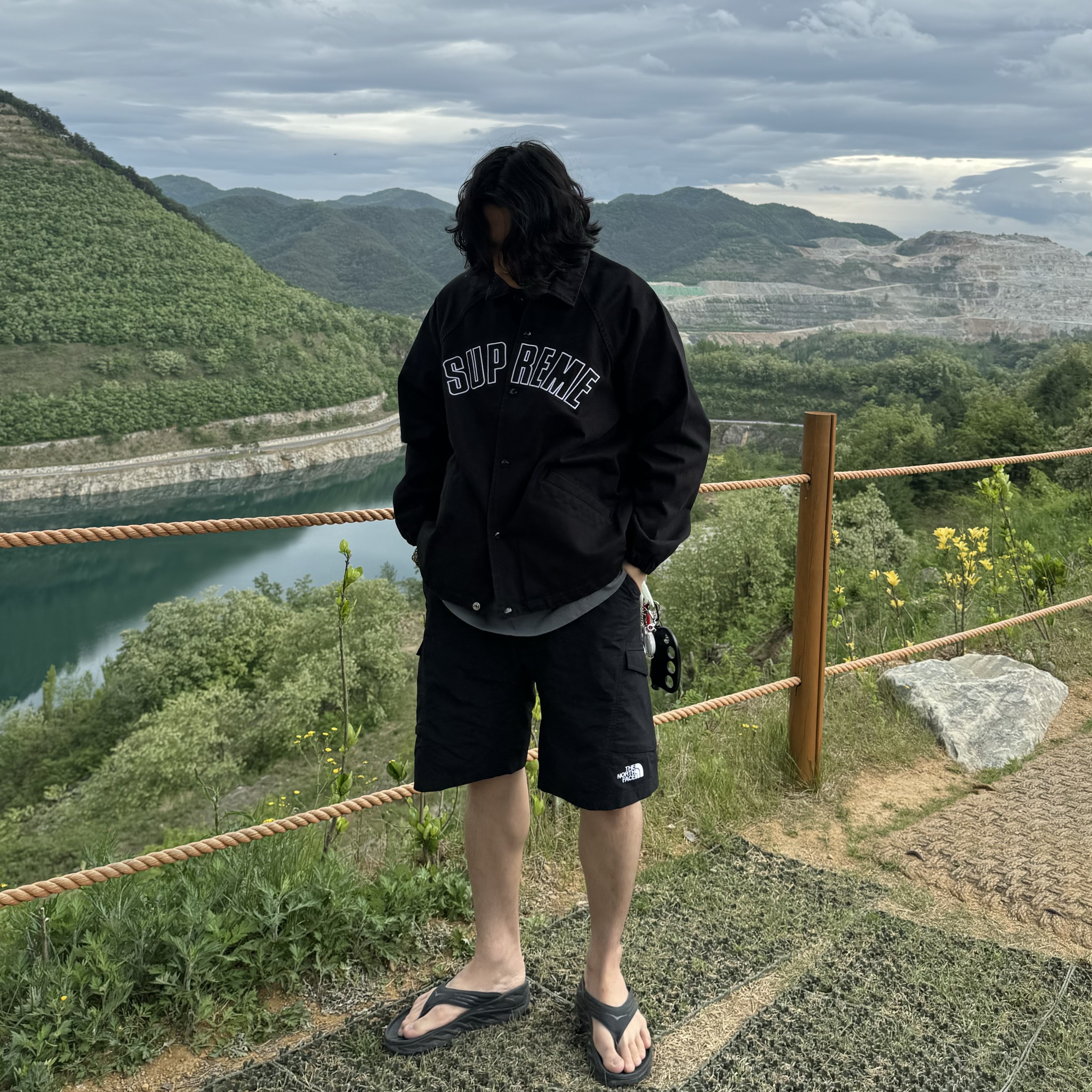 Chrome Hearts Fuck Hollywood Trucker Hat Black White, Supreme Flames Jacquard Baggy Denim Shorts Washed Indigo - 23SS 착용 스타일 - 7