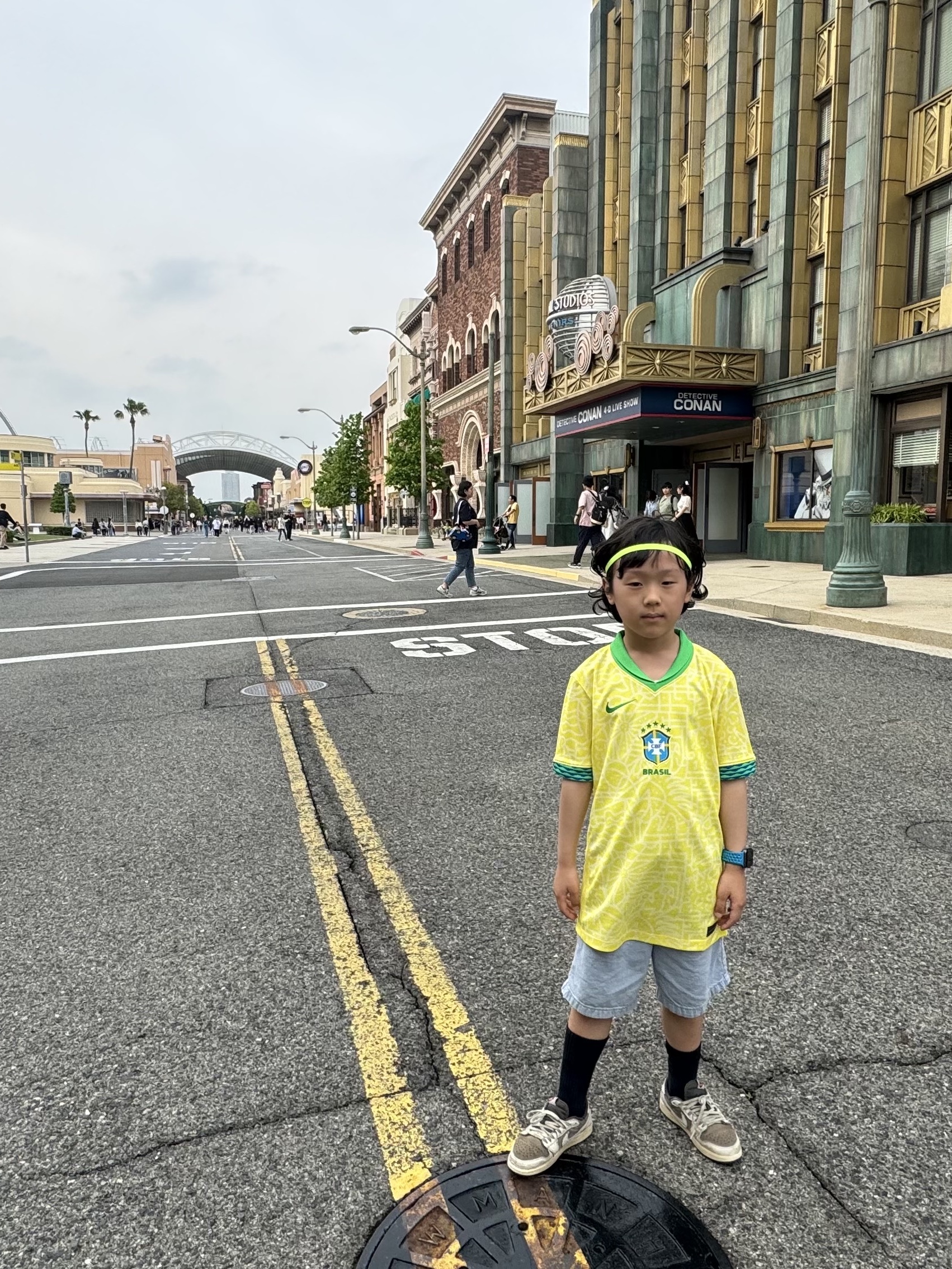 (PS) Jordan 1 x Travis Scott Retro Low OG SP Sail and Ridgerock, Nike Brazil 2024/25 Dri-Fit Stadium Home Jersey Dynamic Yellow (Non Marking Ver.) 착용 스타일 - 5