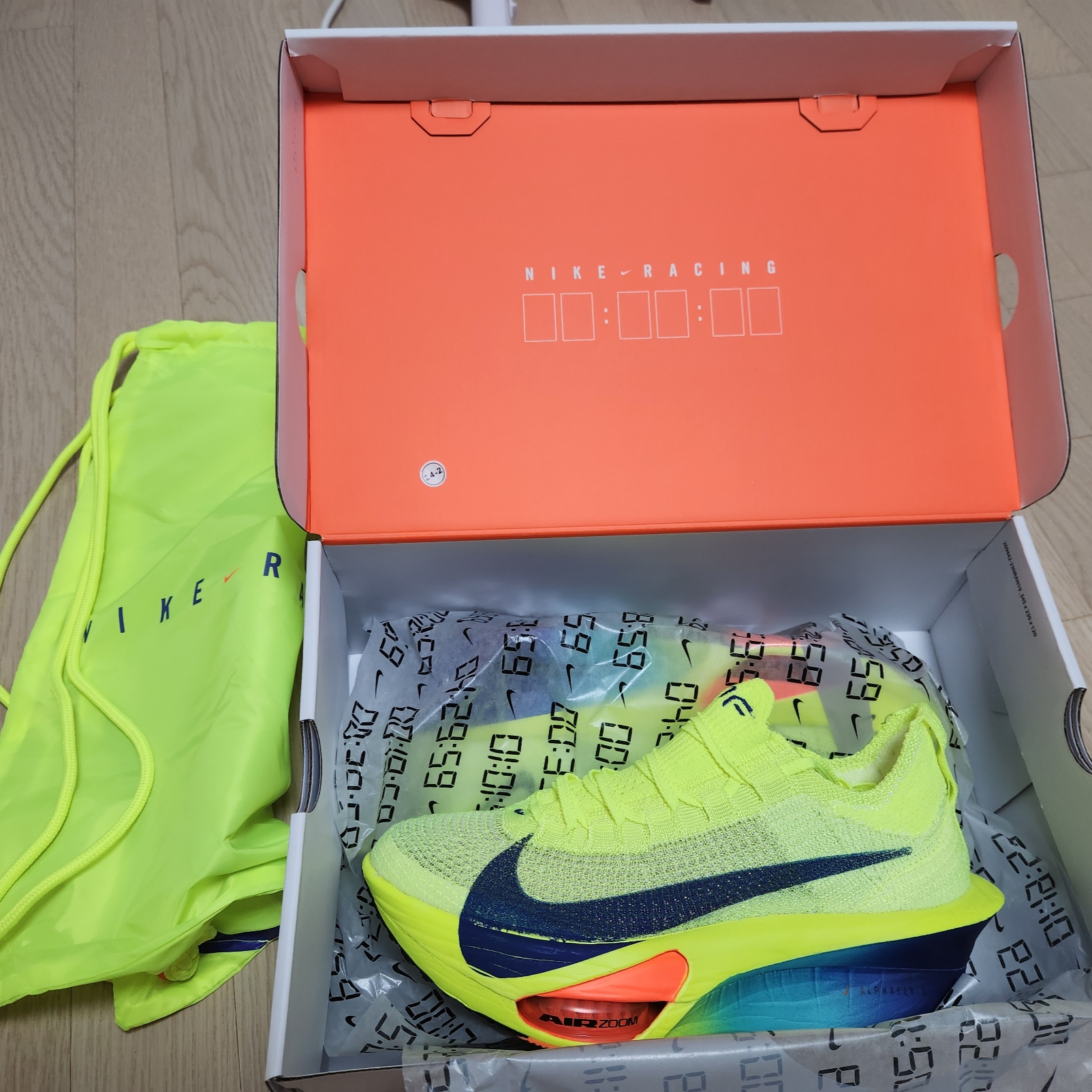 Nike Air Zoom Alphafly Next% 3 Volt 착용 스타일 - 2