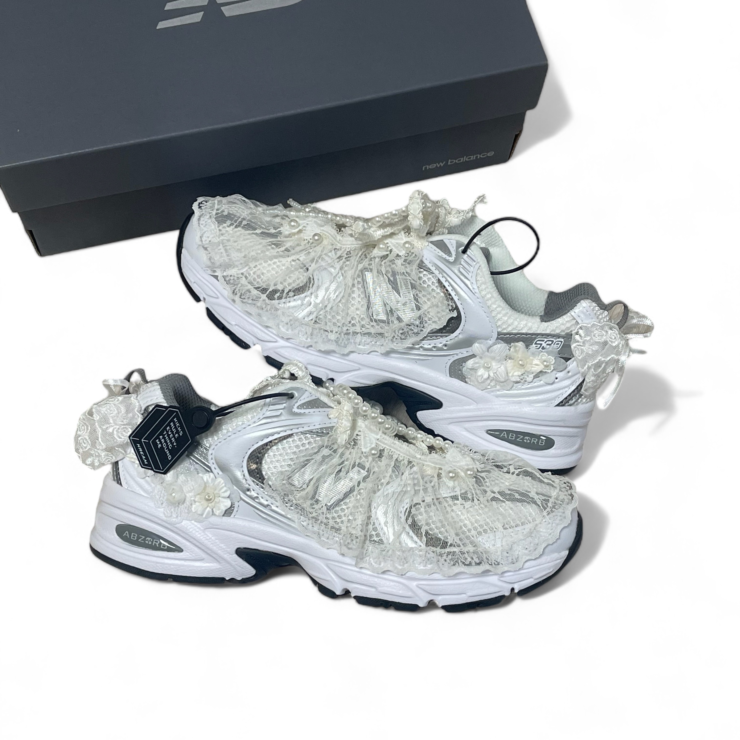 New Balance 530 White Silver 착용 스타일 - 2