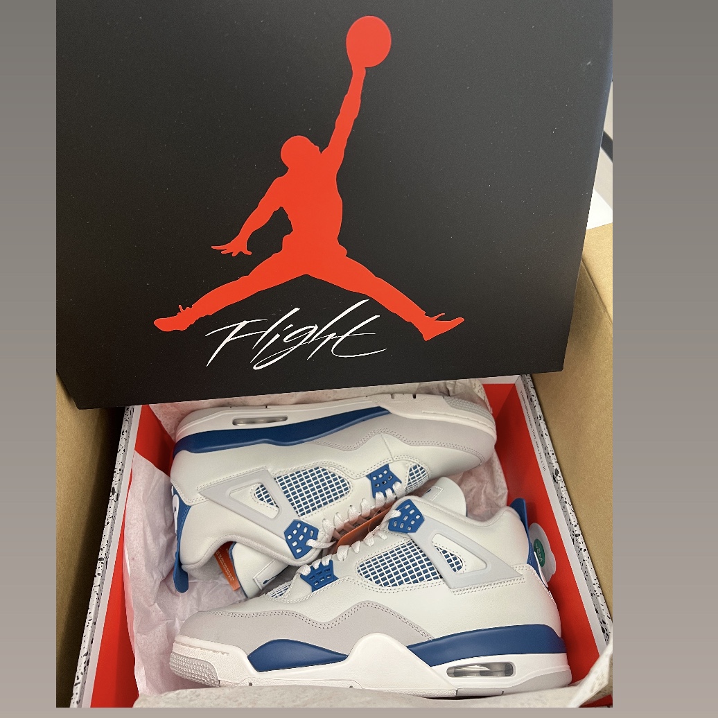 Jordan 4 Retro Industrial Blue 착용 스타일