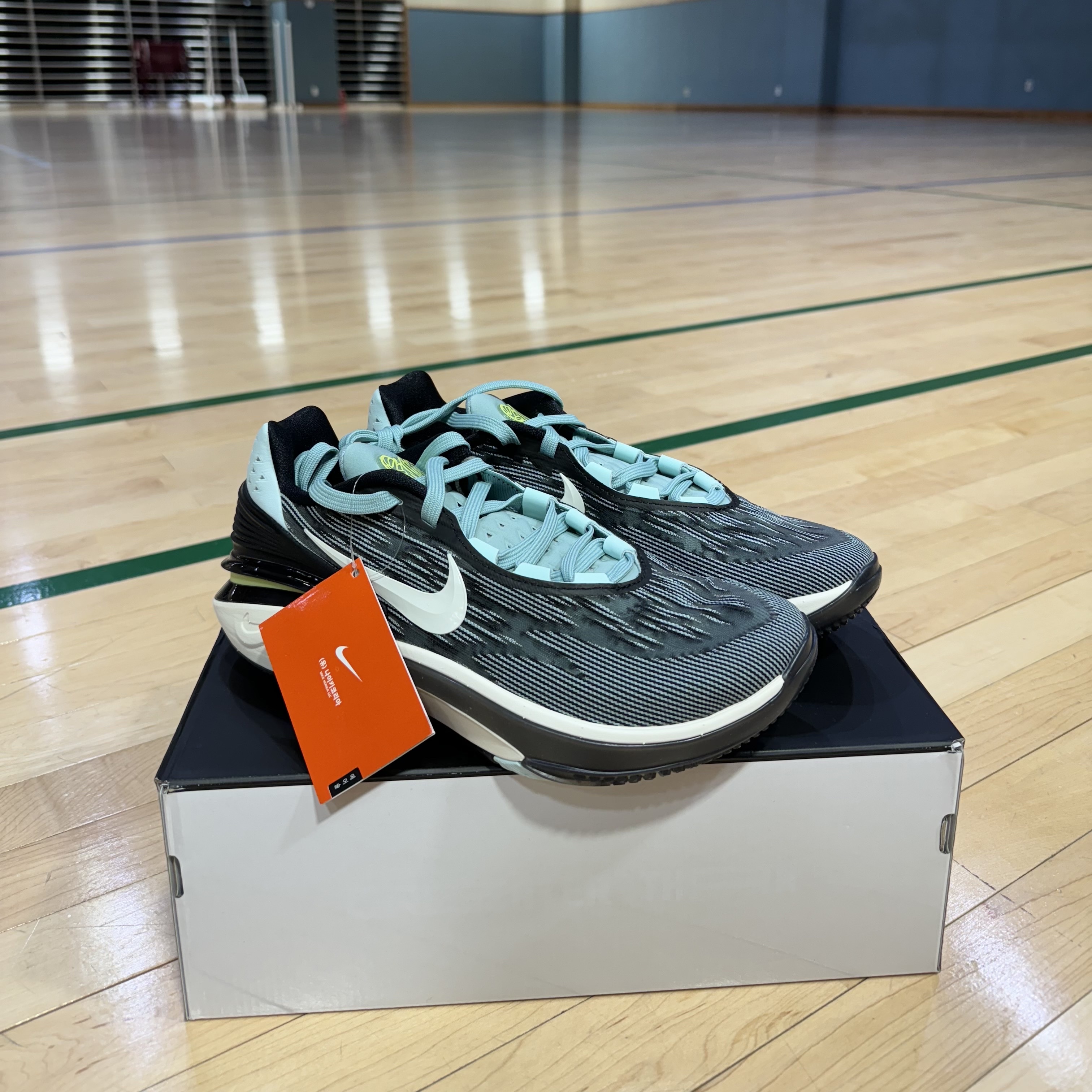 Nike Air Zoom GT Cut 2 EP Jade Ice Black 착용 스타일