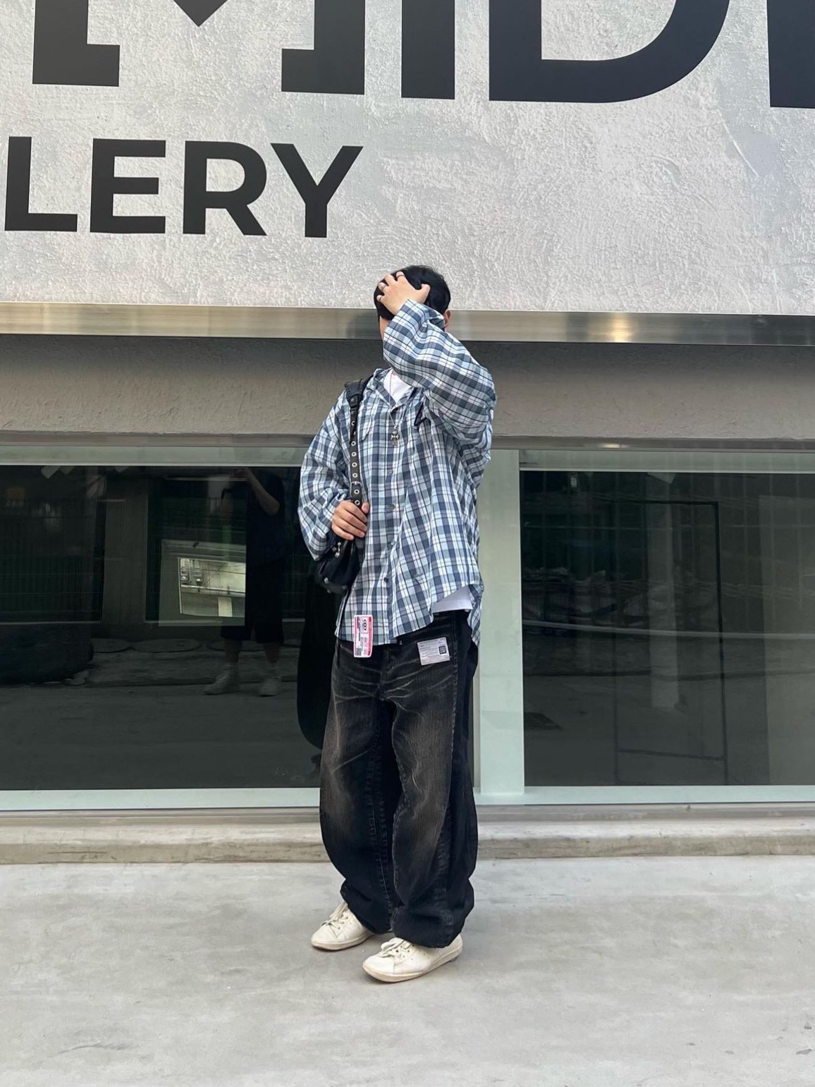 Balenciaga x Adidas Stan Smith Worn Out White Green 착용 스타일