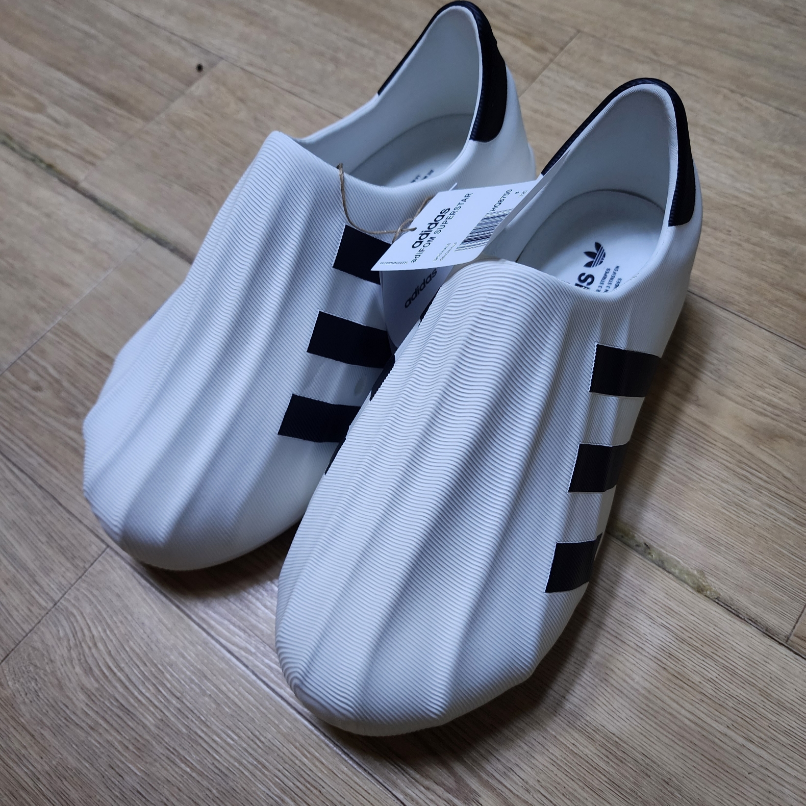 Adidas Adifom Superstar Core White 착용 스타일 - 1