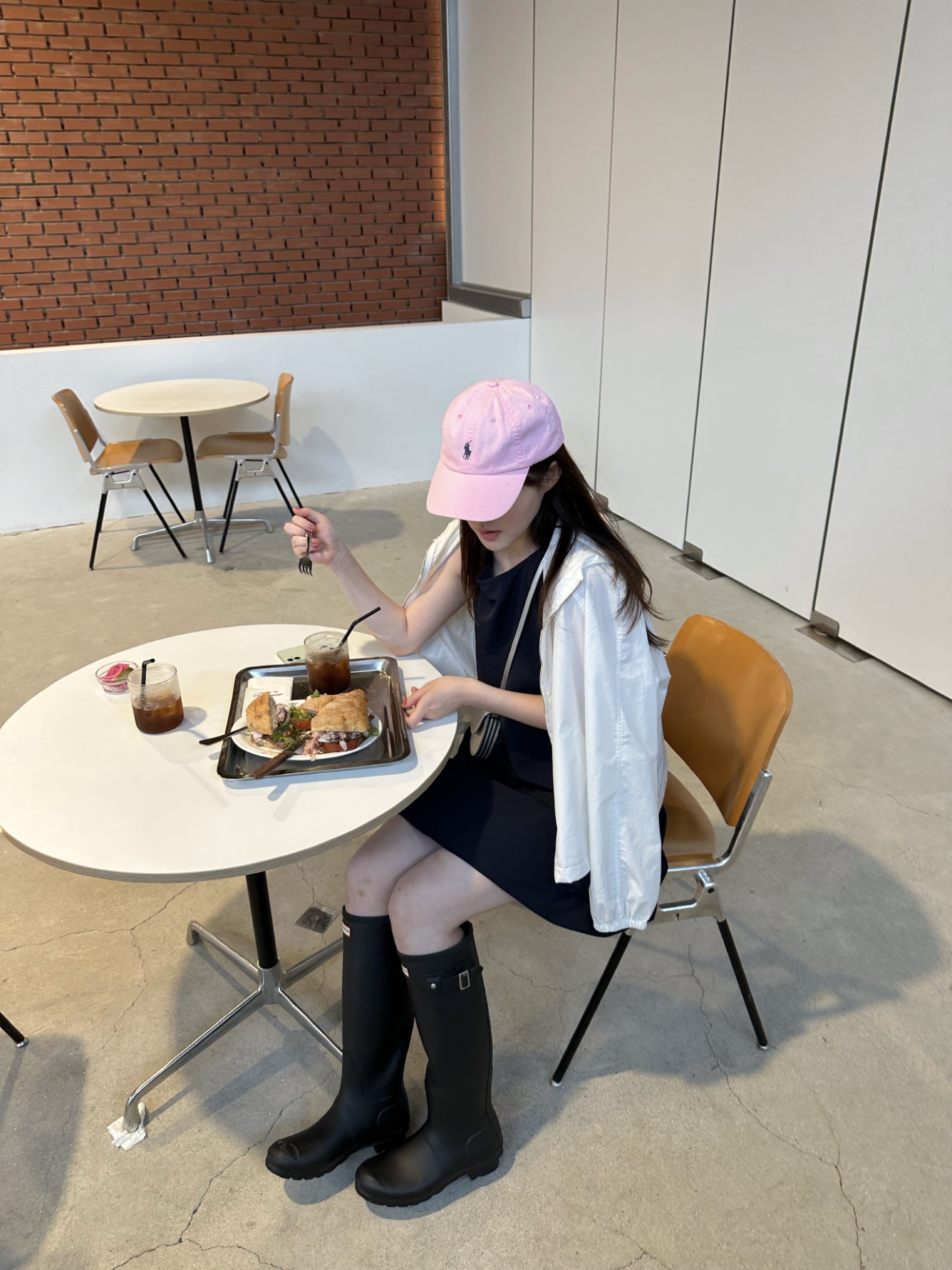 [30%적립] Polo Ralph Lauren Cotton Chino Ball Cap Pink, (W) Hunter Original Tall Rain Boots Black 착용 스타일 - 2