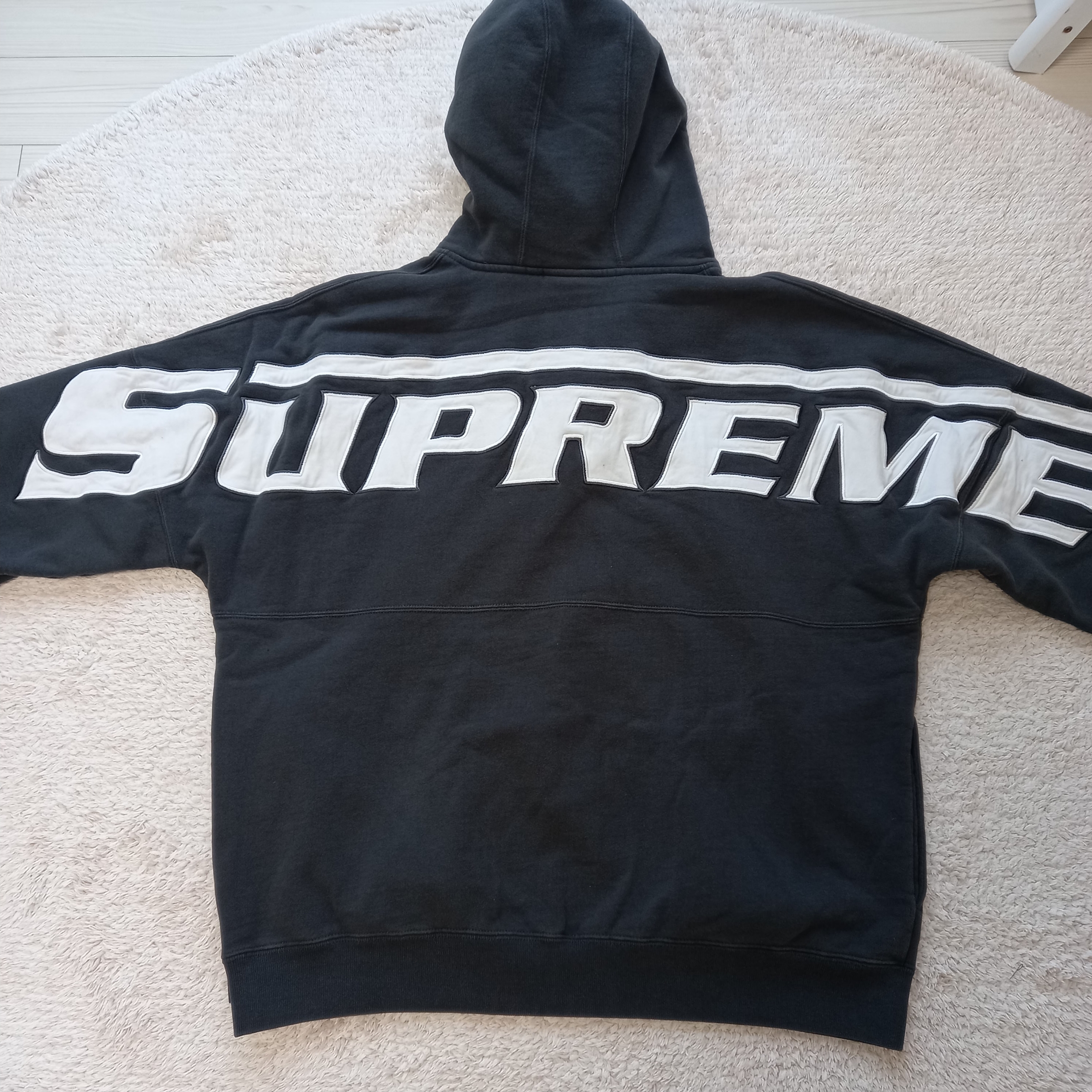Supreme Wrapped Half Zip Hooded Sweatshirt Washed Black - 24SS 착용 스타일 - 1