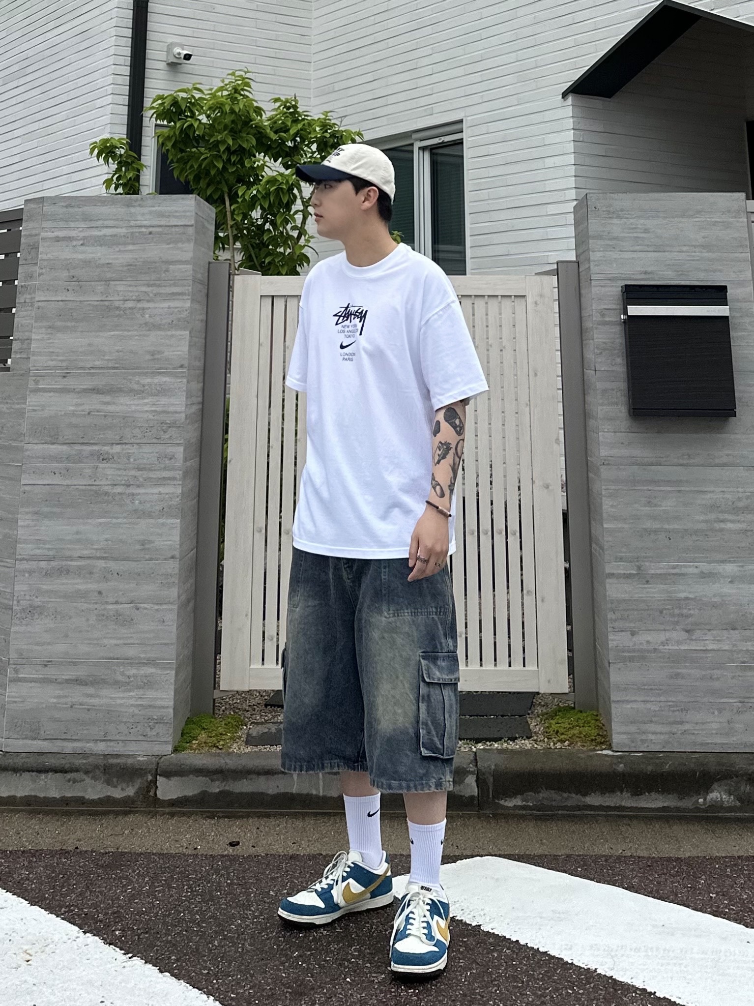 Nike x Kasina Dunk Low 80's Bus, Nike x Stussy WT T-Shirt White - US/EU 착용 스타일 - 1