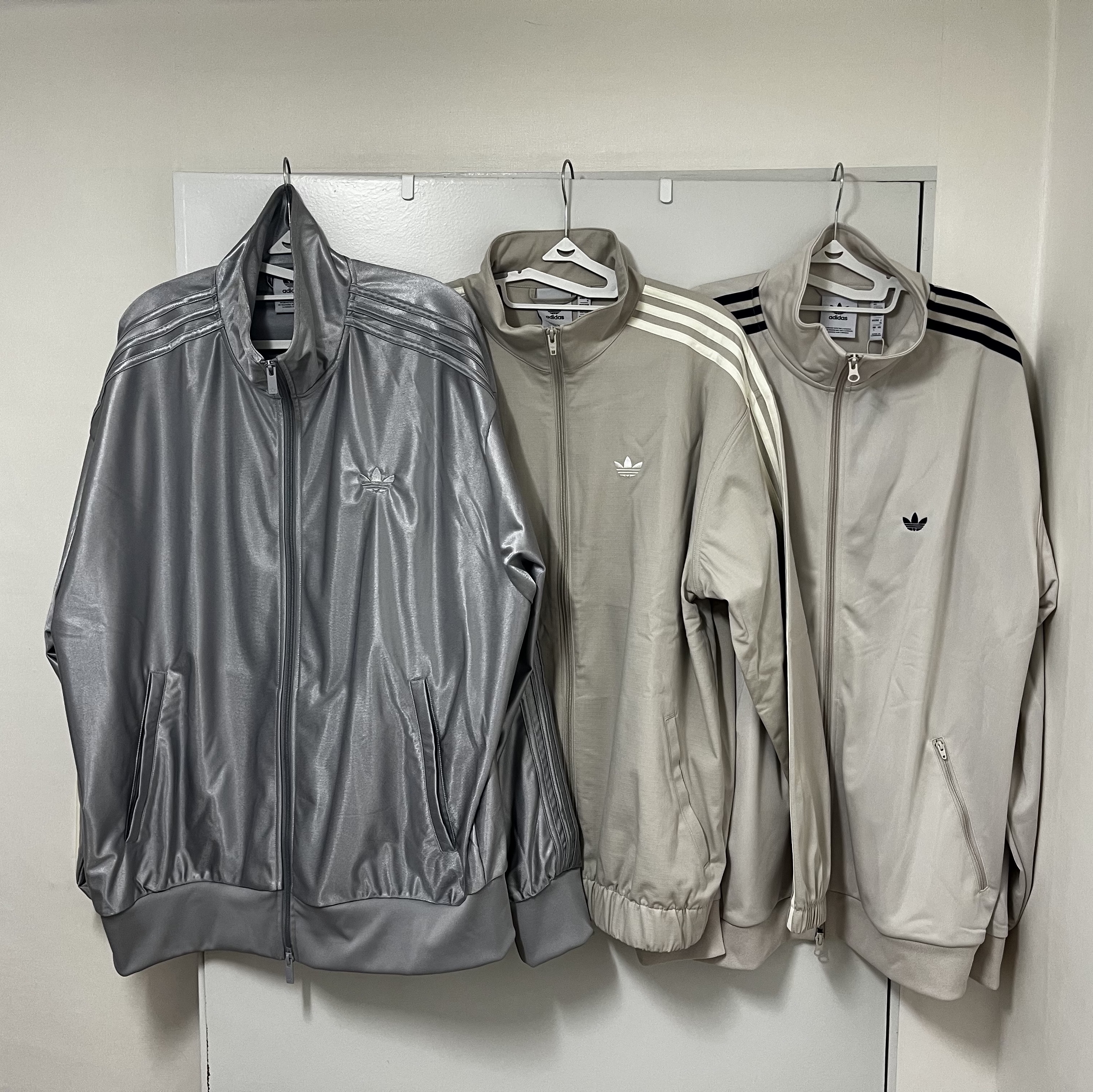 Adidas Oversized Firebird Track Top Light Onix - KR Sizing, Adidas Skateboarding Firebird Track Top Putty Grey - KR Sizing 착용 스타일