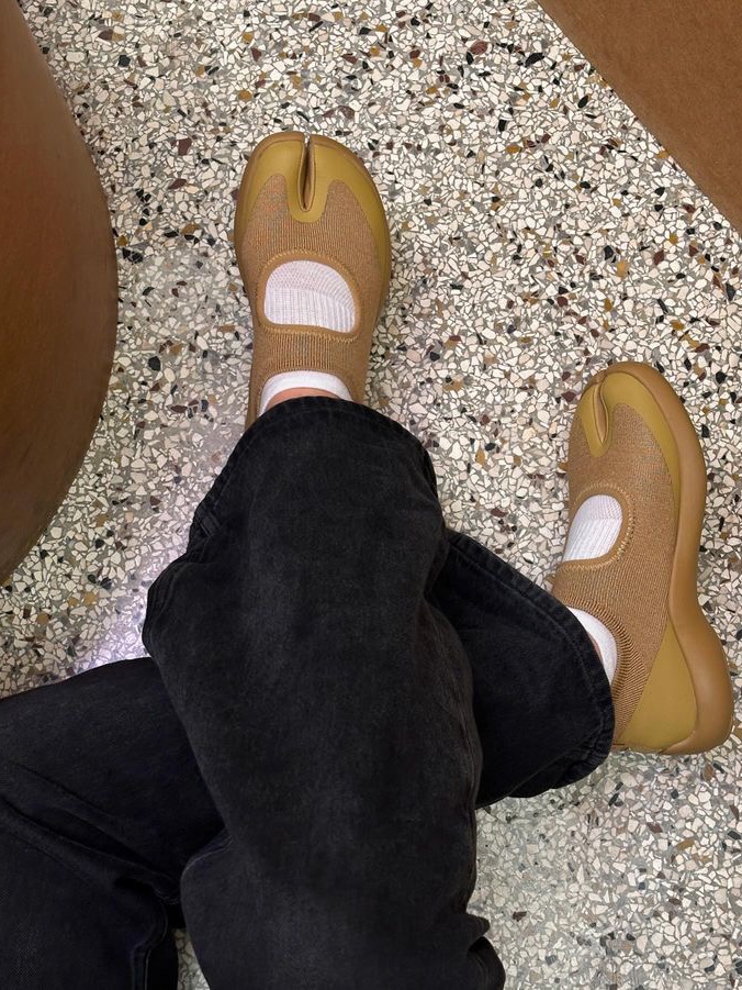 Tabi Sandal Brown 착용 스타일