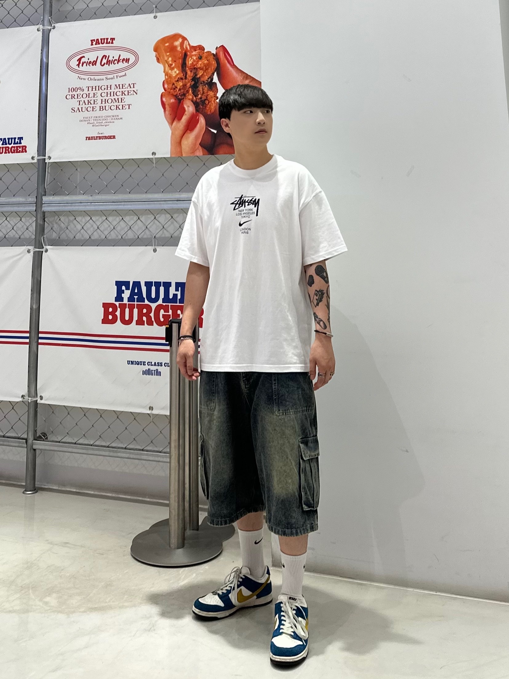 Nike x Kasina Dunk Low 80's Bus, Nike x Stussy WT T-Shirt White - US/EU 착용 스타일 - 1