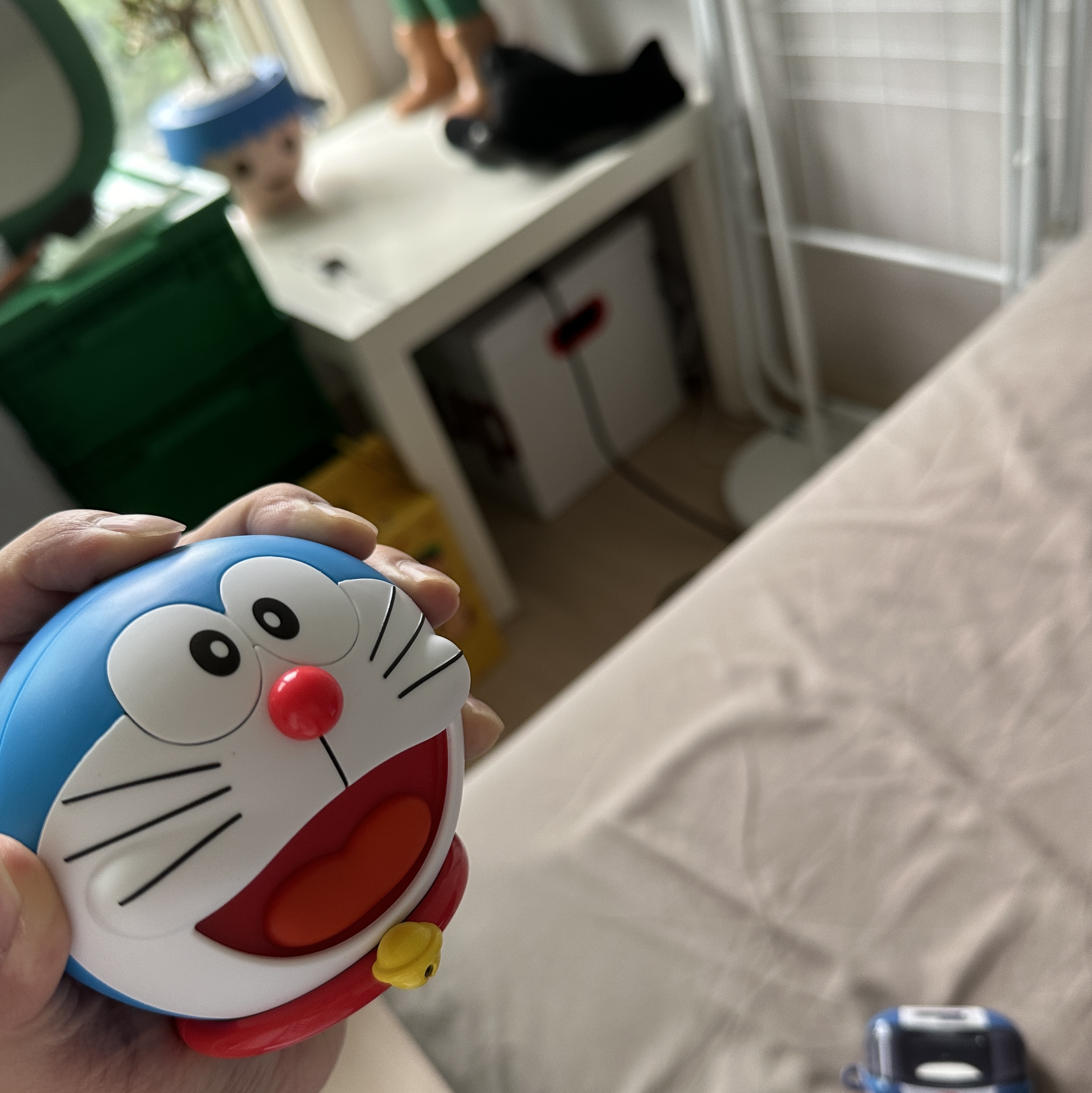 Casetify x Doraemon Airpods Pro Collectible Case 착용 스타일 - 3