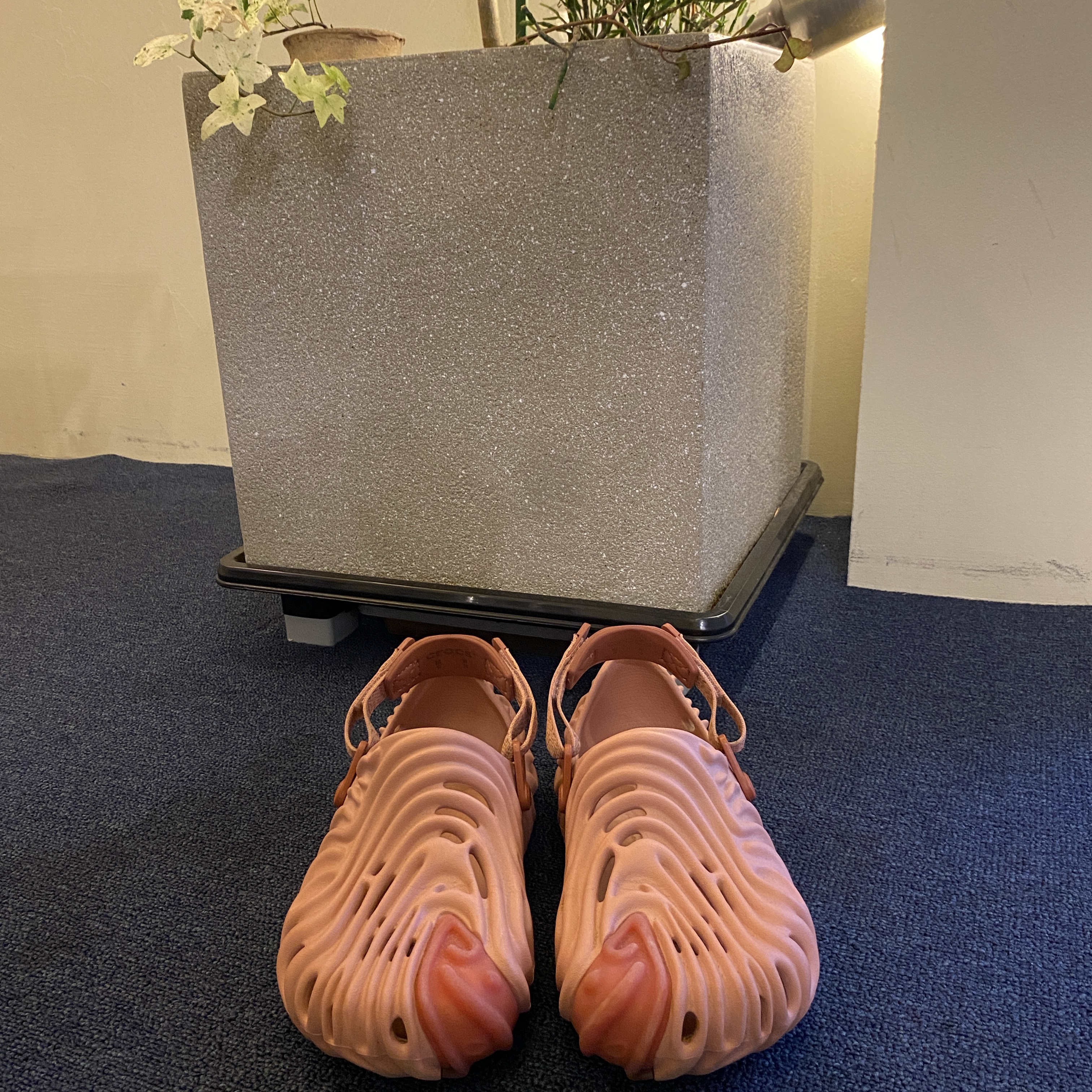 Crocs x Salehe Bembury Pollex Clog Kuwata 착용 스타일