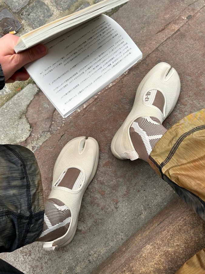 Tabi Sandal Off-White 착용 스타일