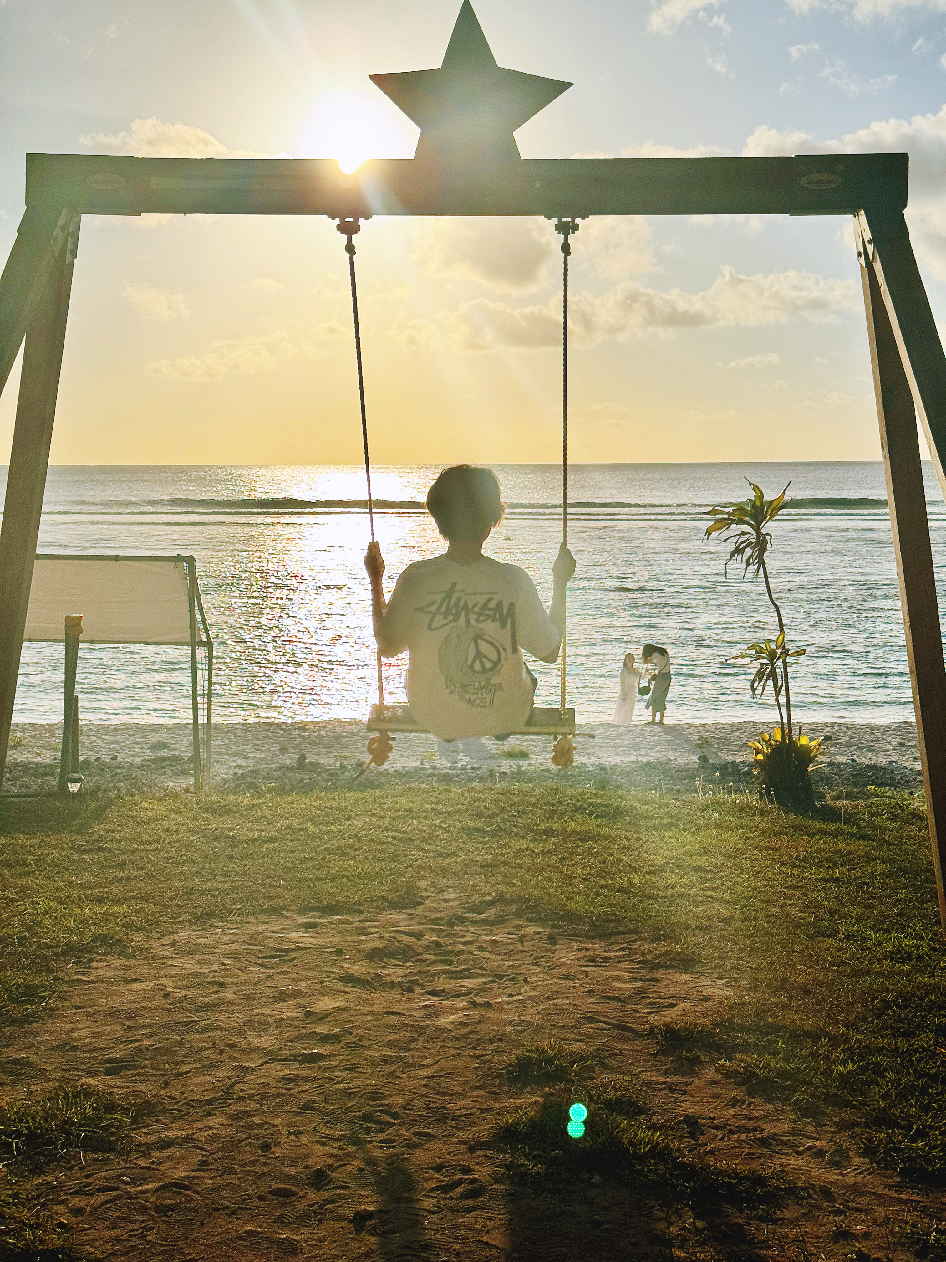 Stussy Peace Hand Pigment dyed T-Shirt Natural 착용 스타일