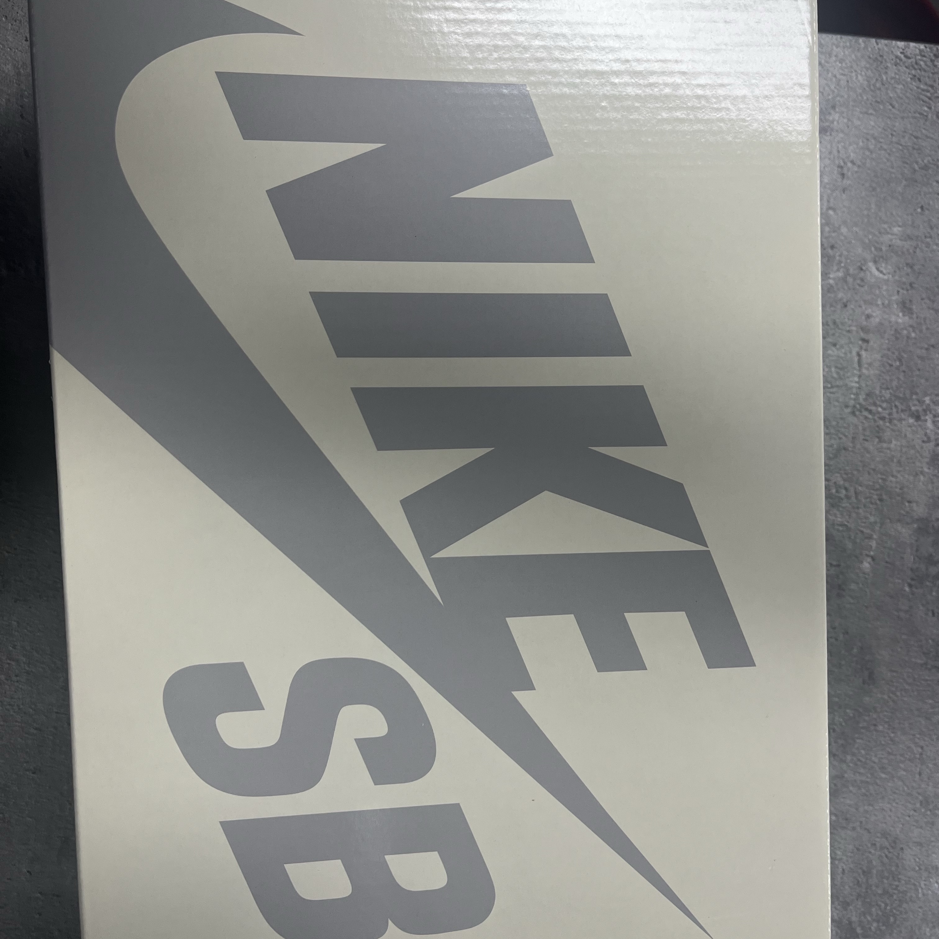 Nike x Supreme SB Darwin Low Black 착용 스타일 - 1