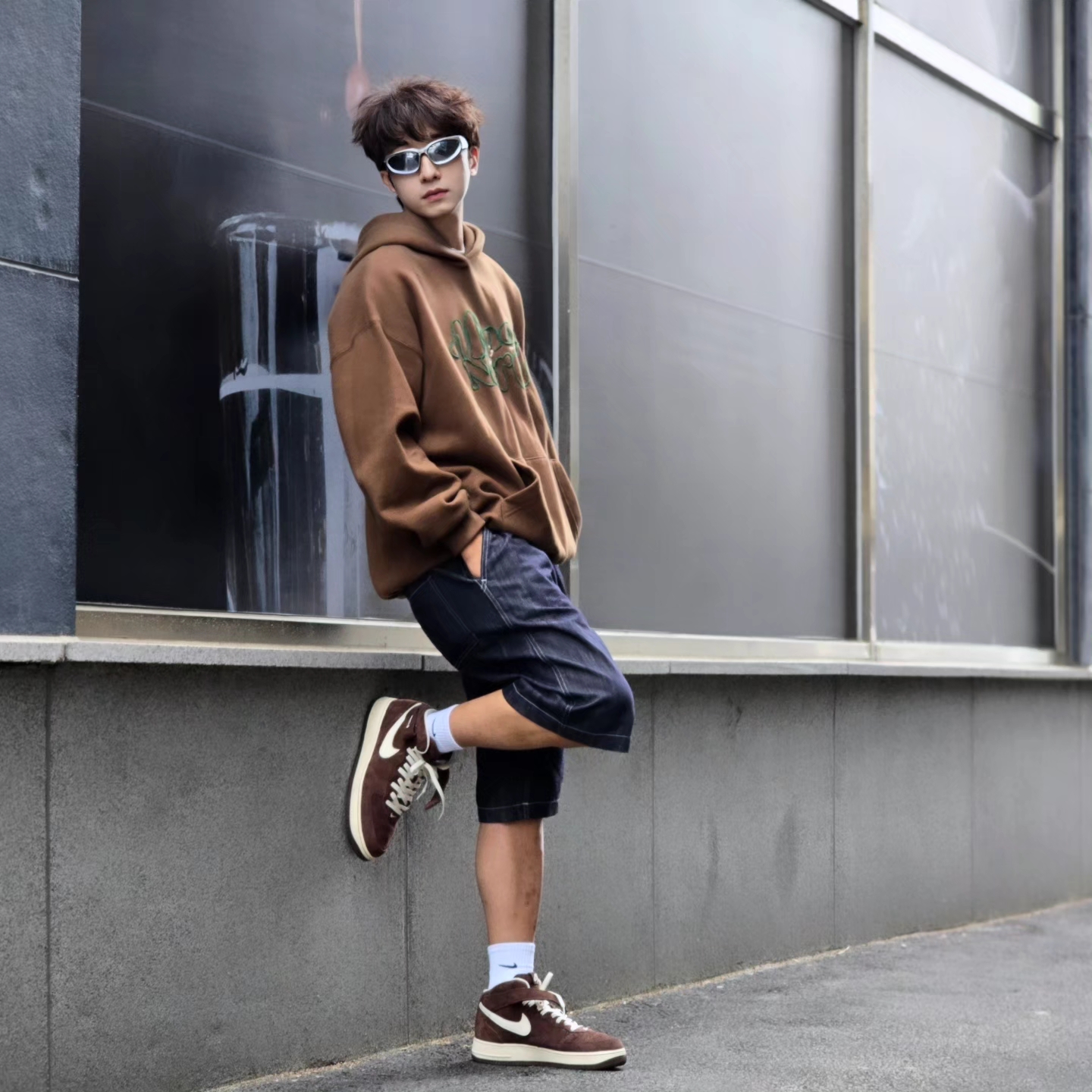 Nike Air Force 1 Mid '07 QS Chocolate 착용 스타일 - 1
