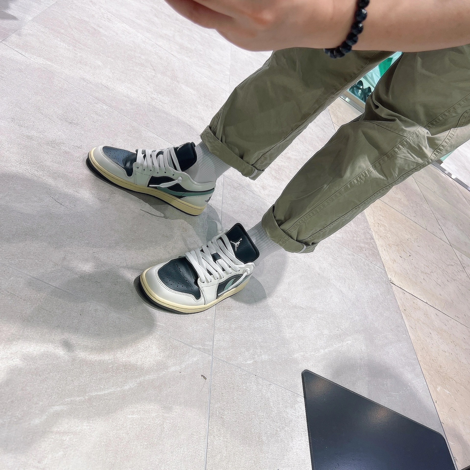 (W) Jordan 1 Low Anthracite Sail 착용 스타일 - 5