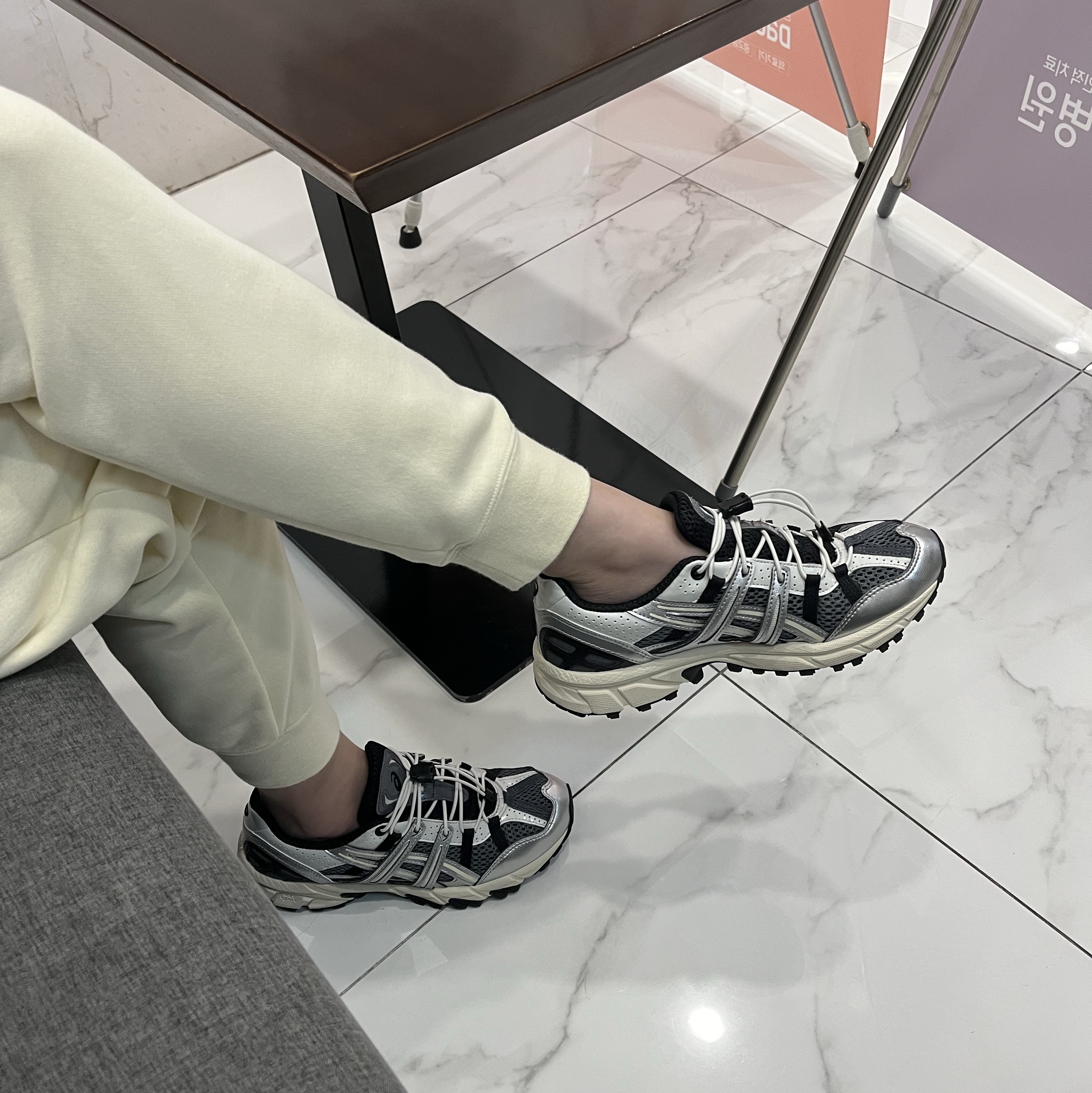 Asics Unlimited Gel-Sonoma 15-50 Steel Grey Pure Silver 착용 스타일