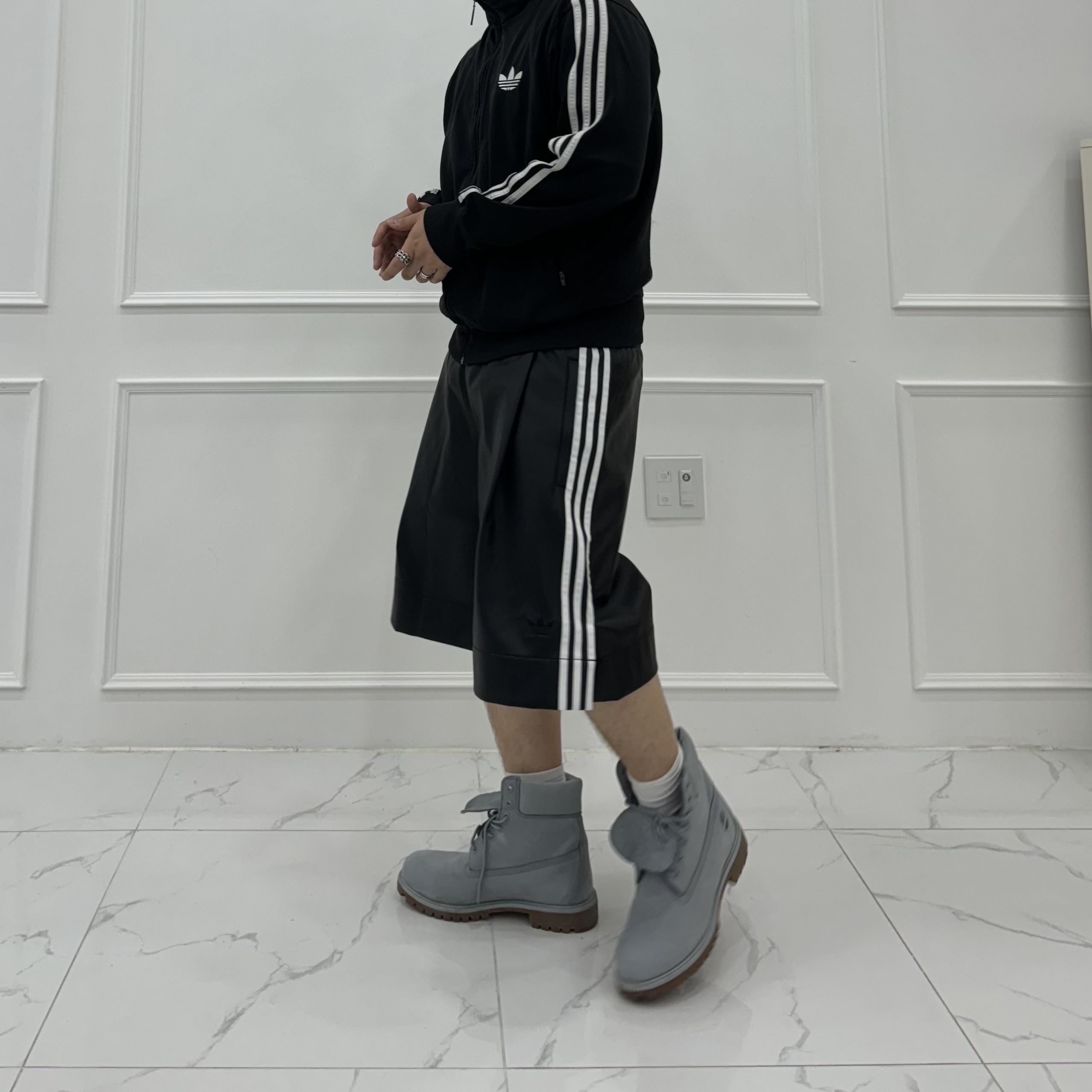 Adidas Originals Faux Leather Adicolor 3S Shorts Black - KR Sizing, Timberland Premium 6 inch Waterproof Boot Grey - Wide 착용 스타일