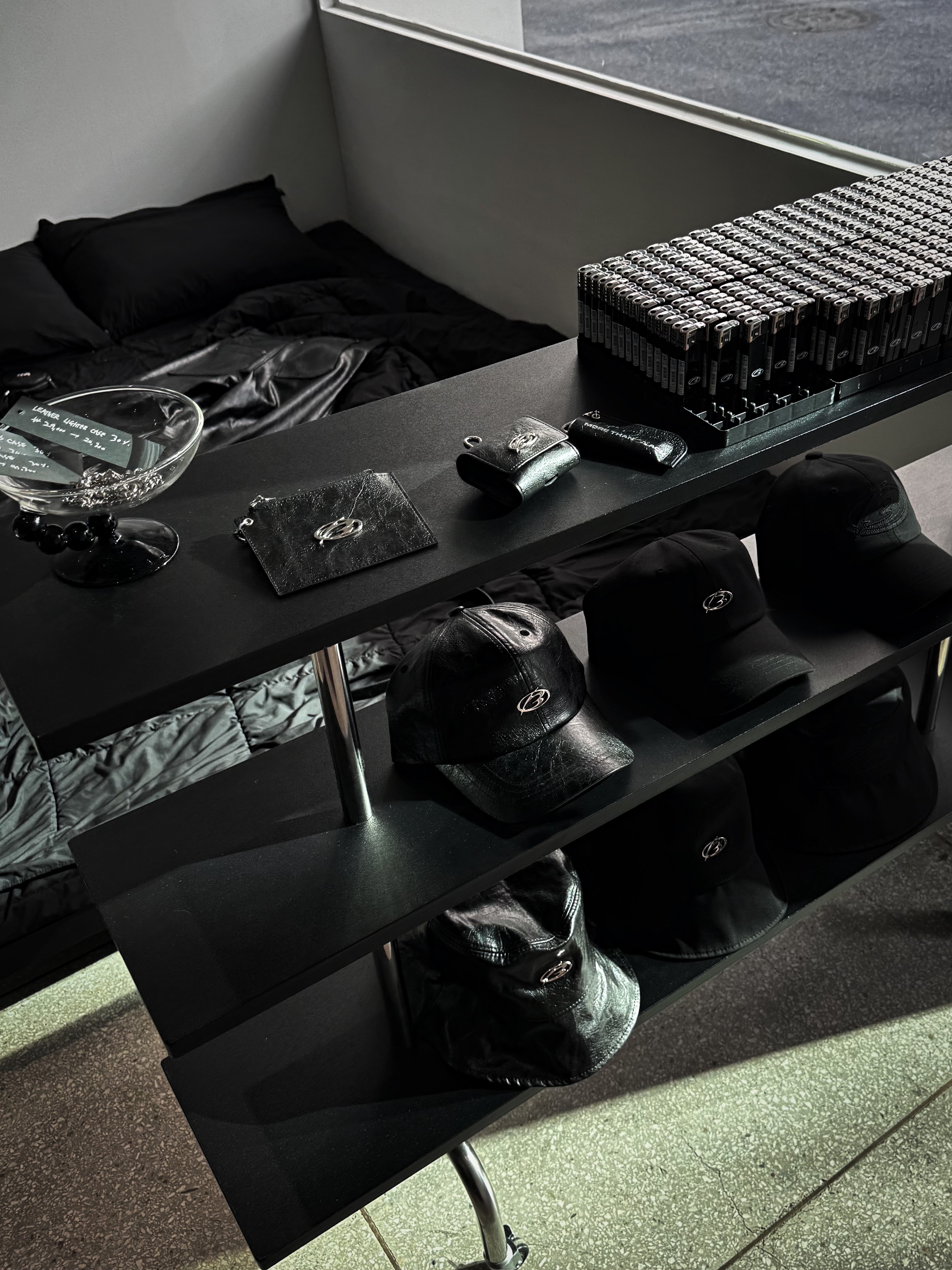 Prada Monolith Brushed Leather Lace-Up Shoes Black, Our Legacy Ladon Leather Keychain Black 착용 스타일 - 9