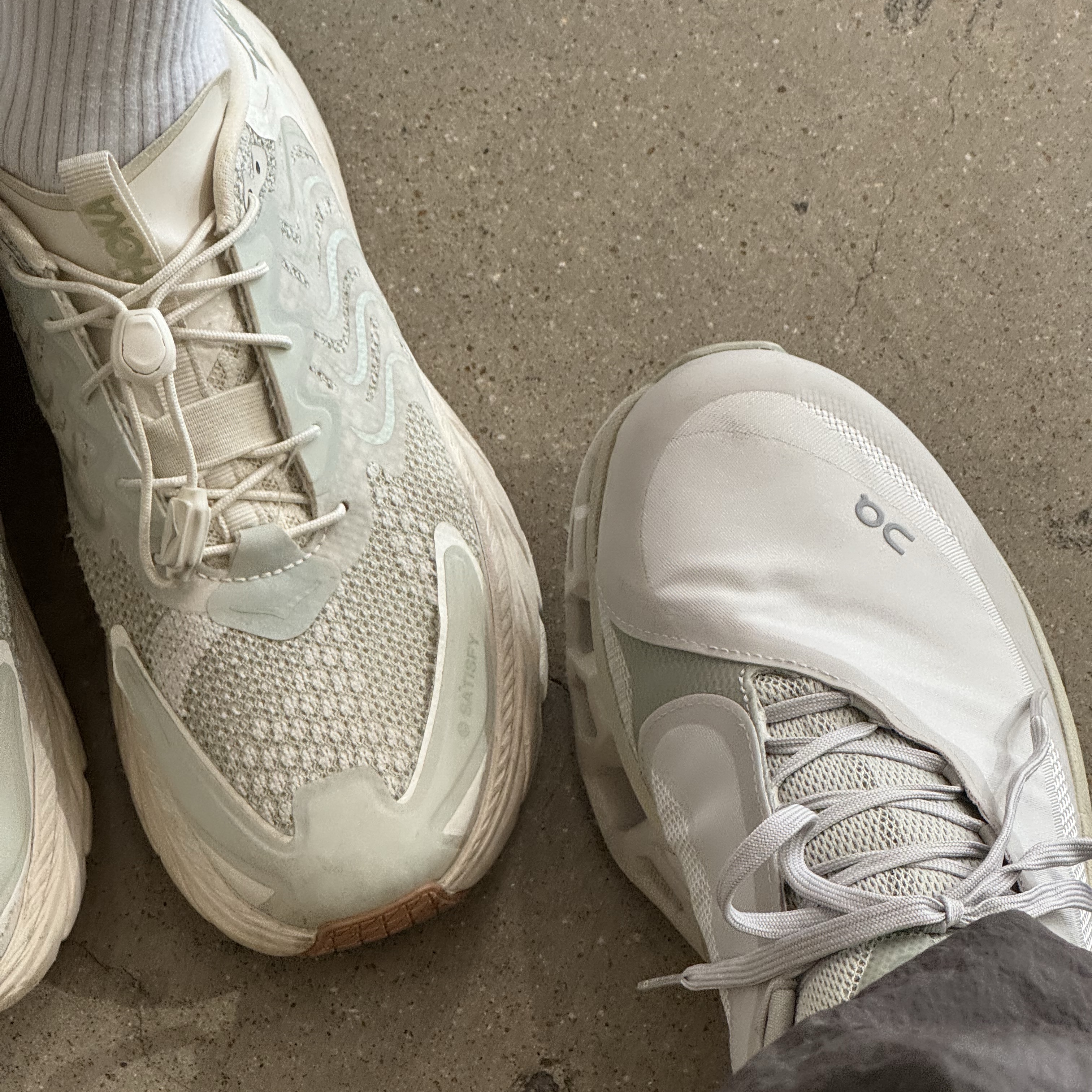 On Running x Post Archive Faction (Paf) Cloudmonster 2 Moondust Chalk, Hoka x Satisfy Clifton LS Celadon Tint Whisper White 착용 스타일