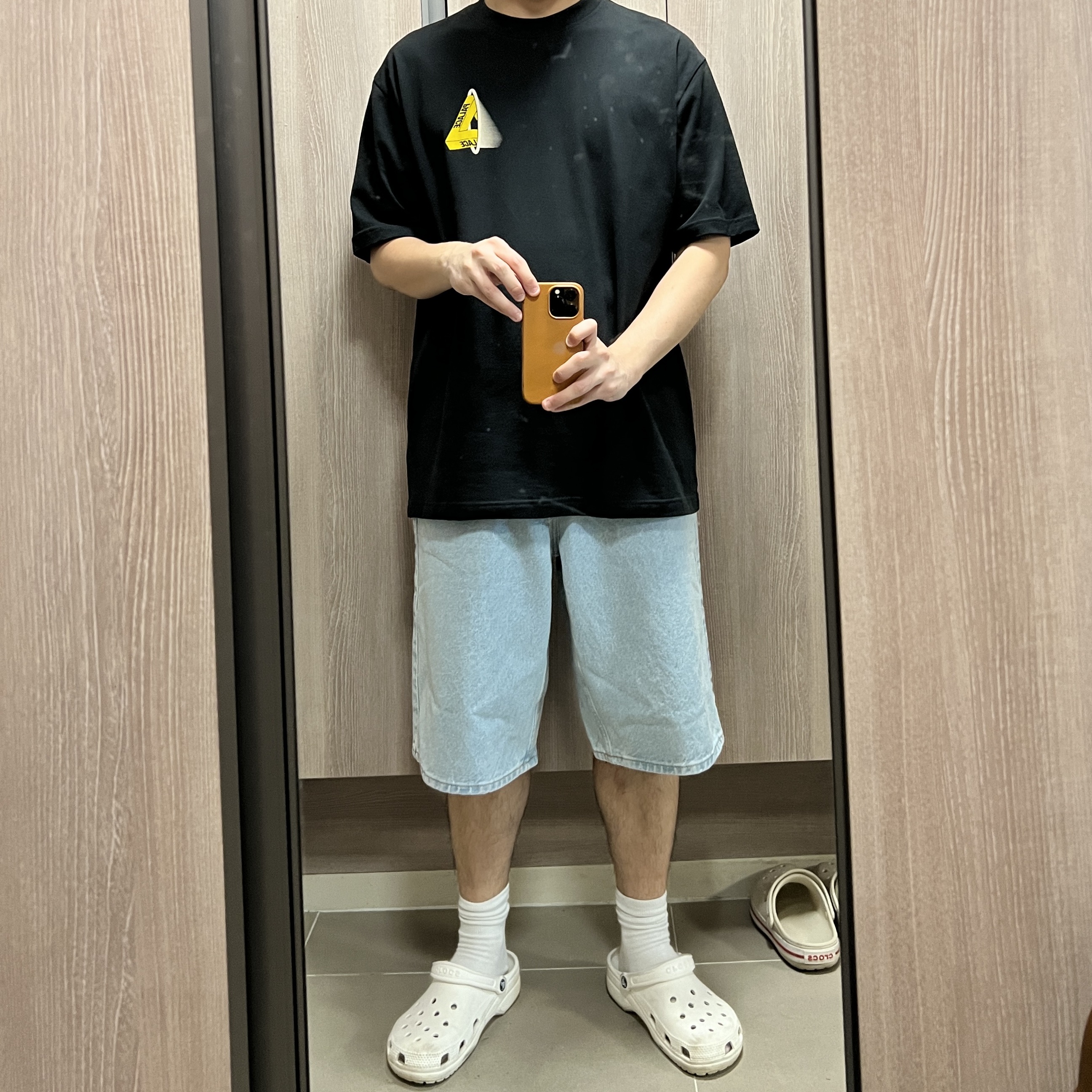 Supreme Baggy Denim Short Washed Indigo - 24SS 착용 스타일