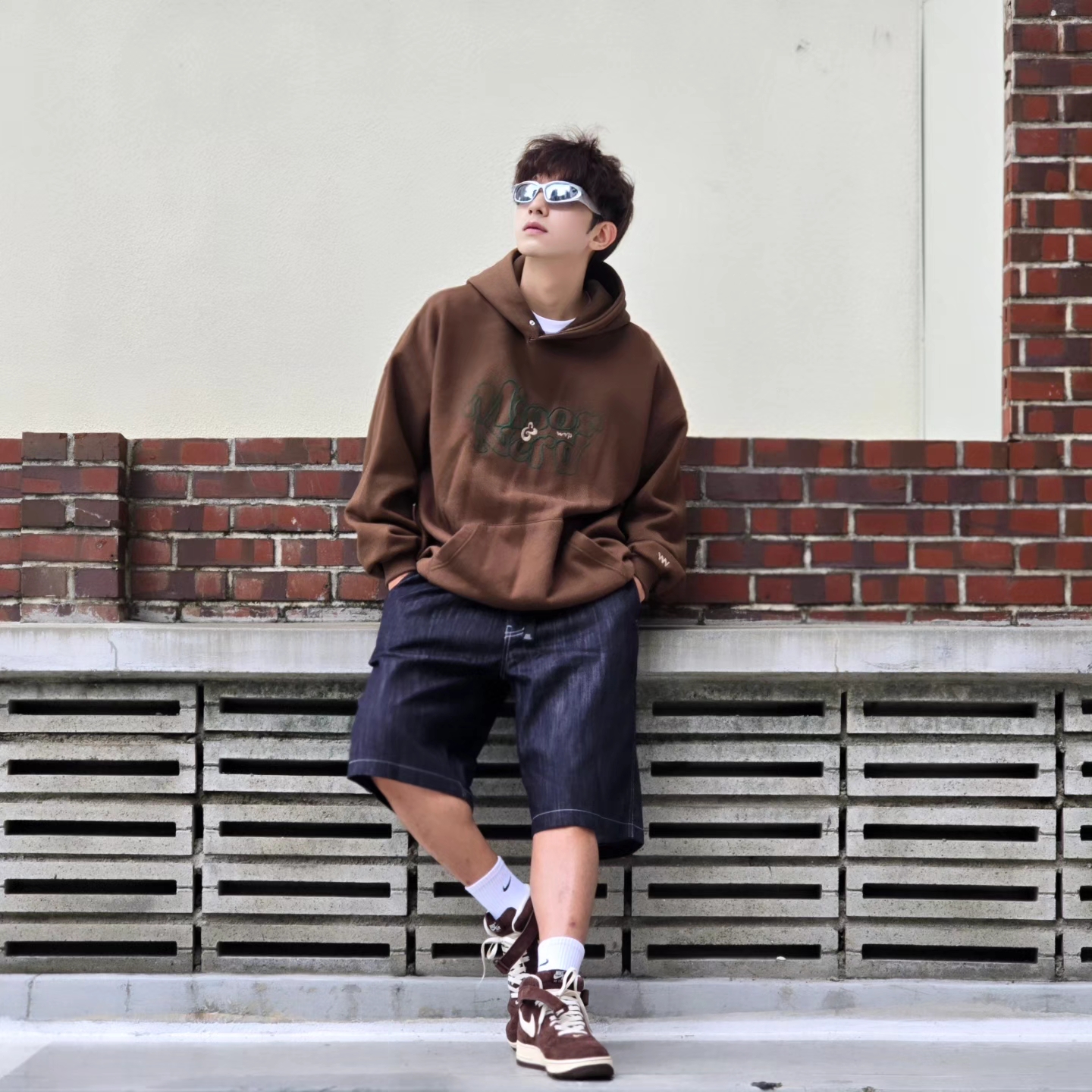 Nike Air Force 1 Mid '07 QS Chocolate 착용 스타일 - 5