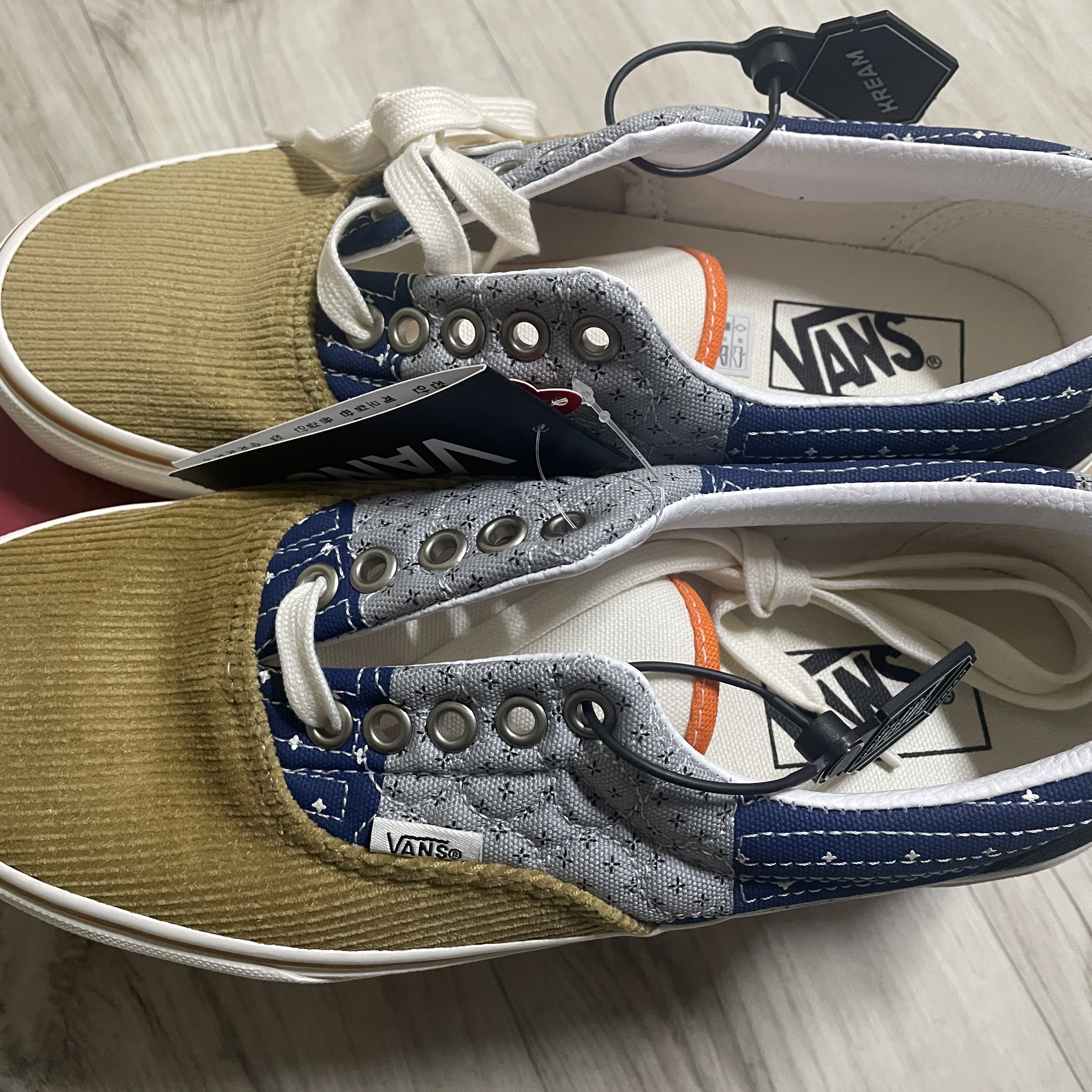 Vans Era Quilted Bandana Multicolor 착용 스타일