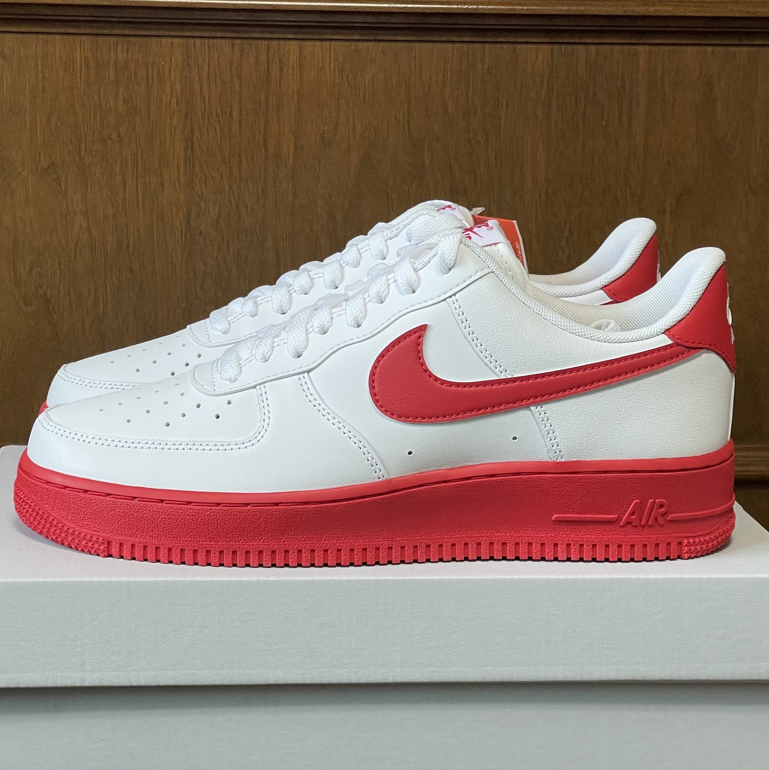 Nike Air Force 1 Low White Red Midsole 착용 스타일 - 1