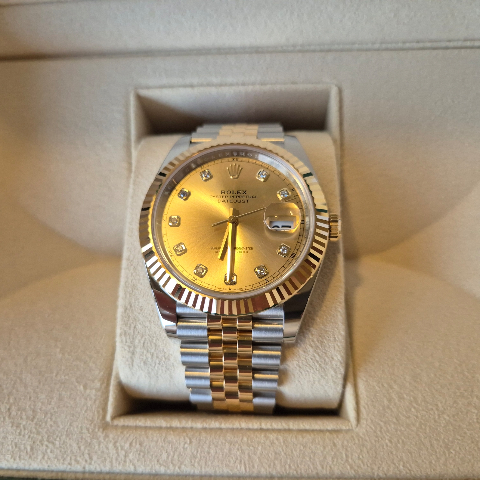 Rolex Datejust 41mm 126333 Champagne Diamond-Set Jubilee 착용 스타일 - 1