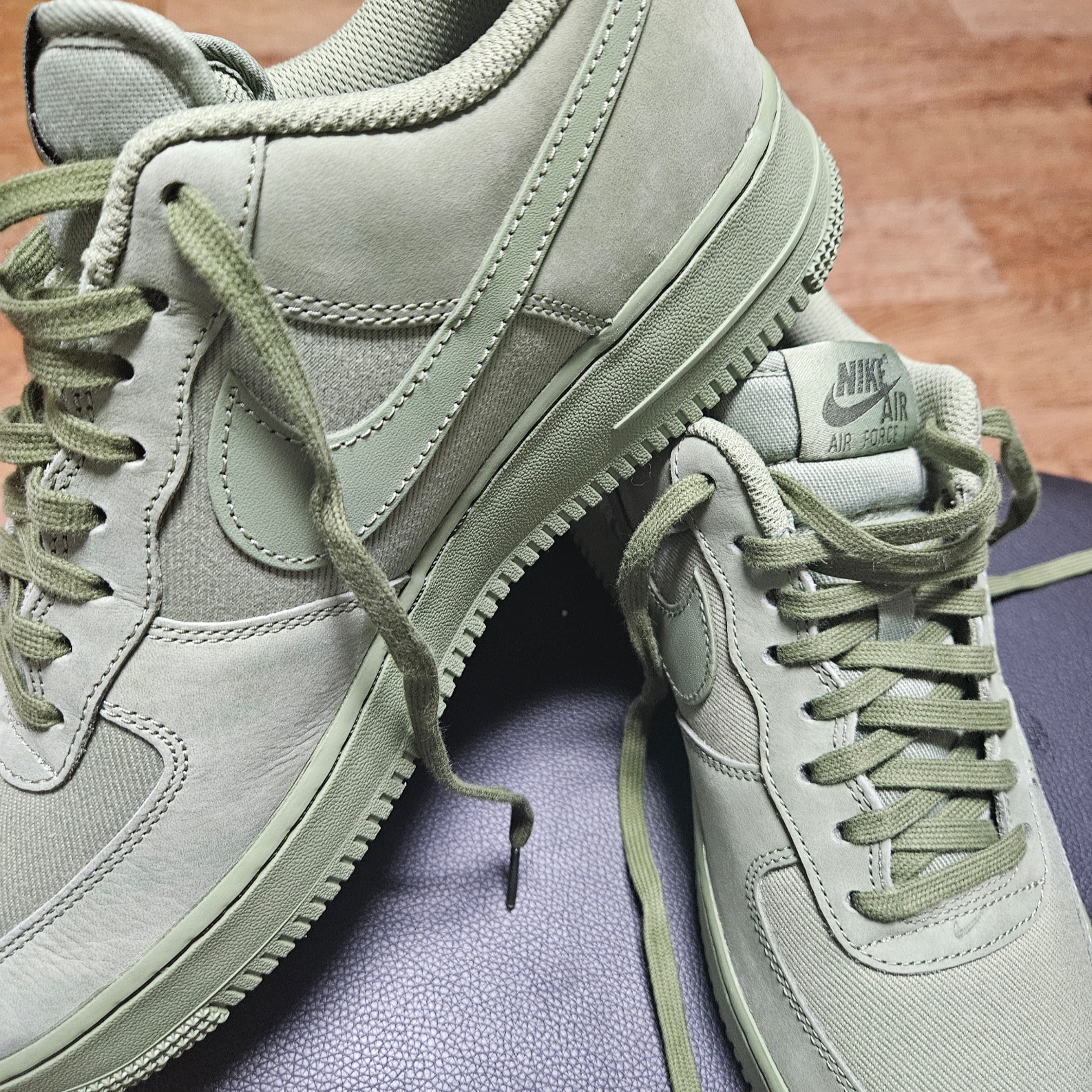 Nike Air Force 1 '07 LX Oil Green 착용 스타일