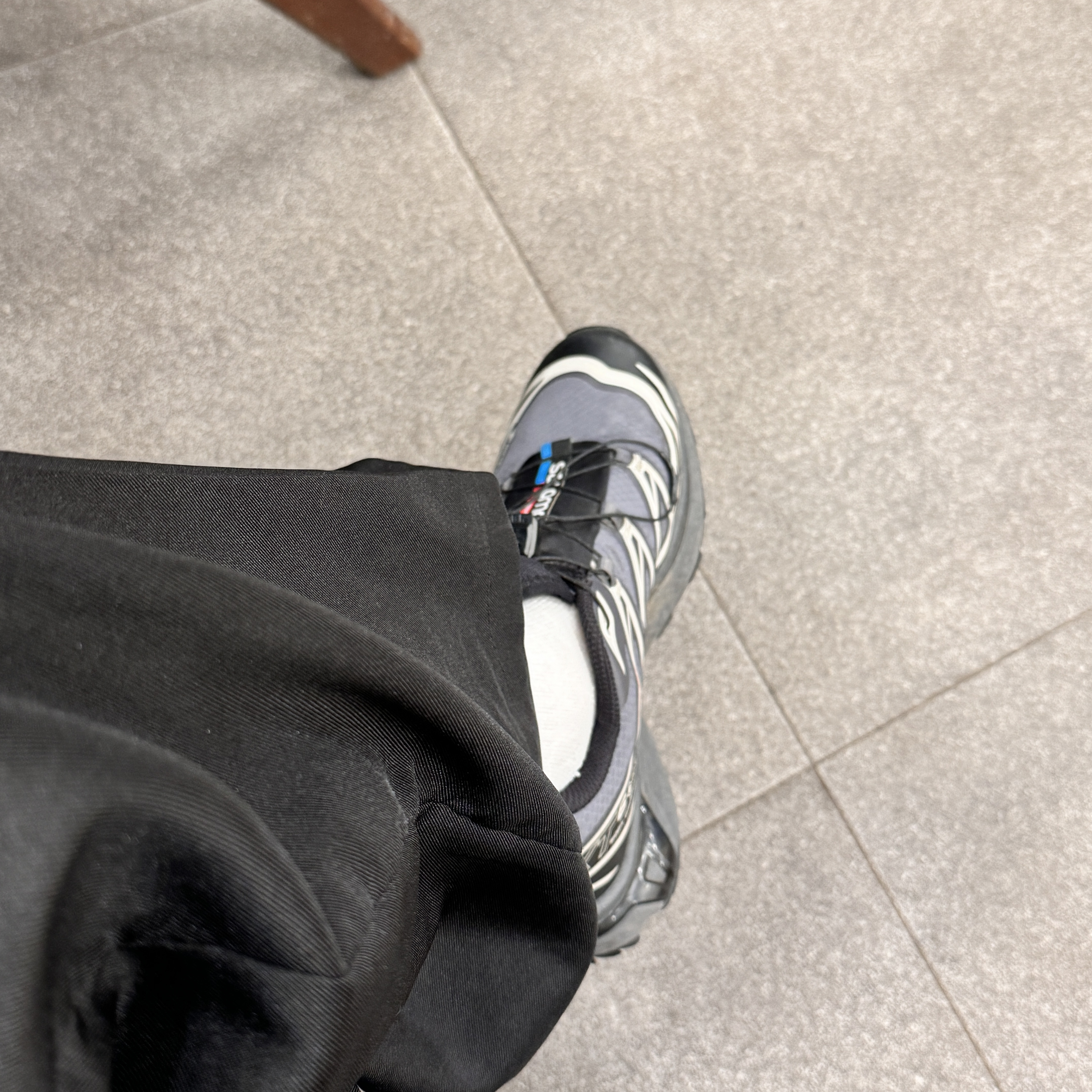 Salomon XT-6 Gore-Tex Black Ebony 착용 스타일