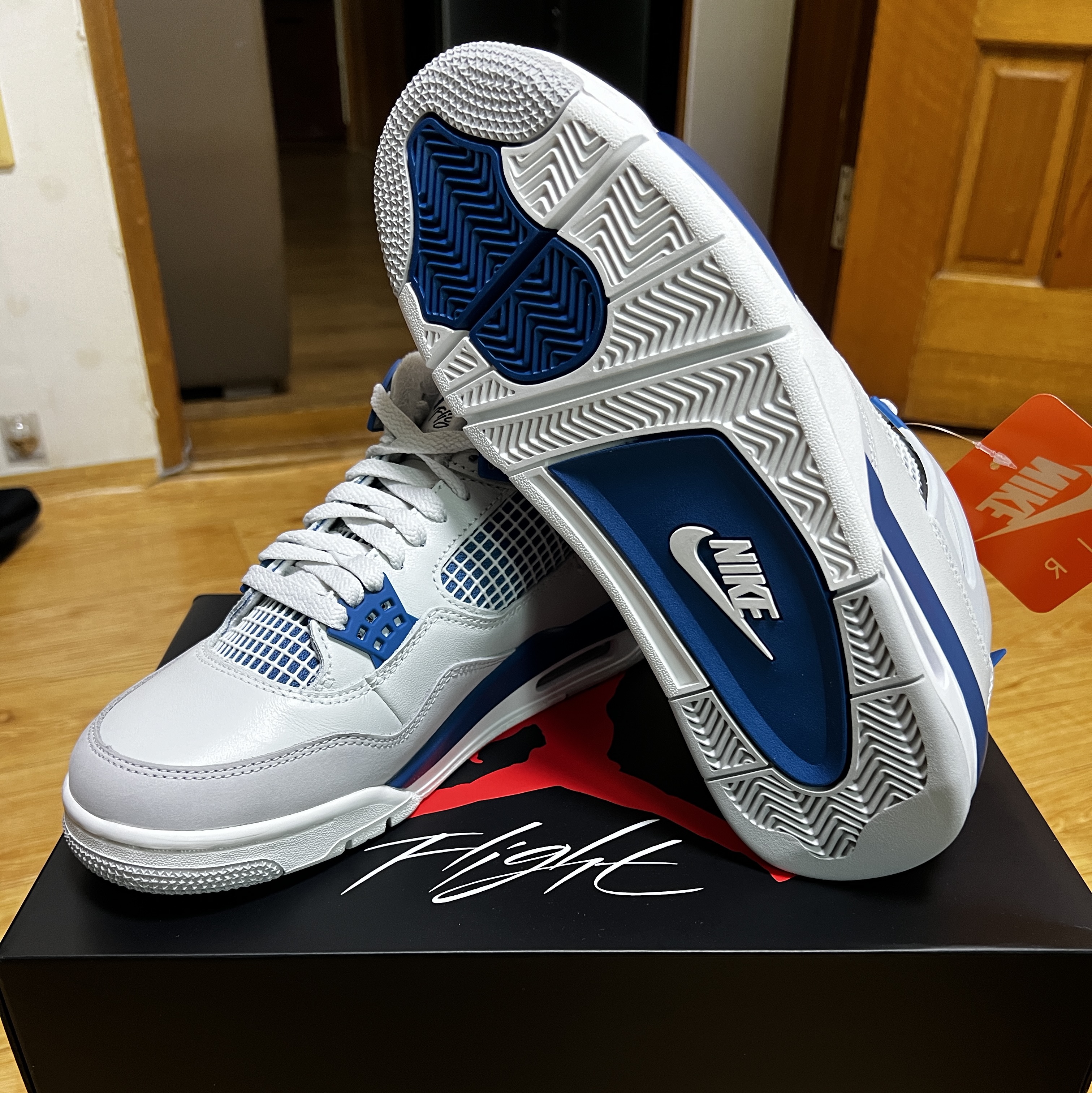 Jordan 4 Retro Industrial Blue 착용 스타일 - 3