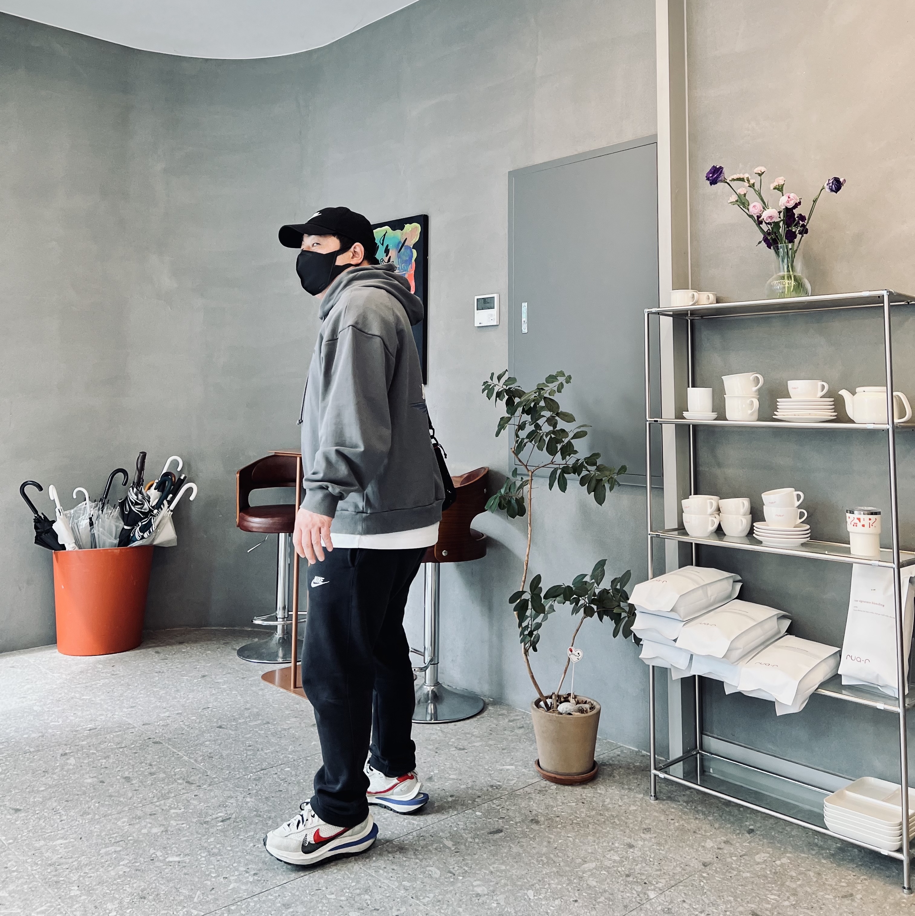 Nike x Sacai VaporWaffle Royal Fuchsia, Nike Heritage 86 Futura Washed Cap Black White 착용 스타일