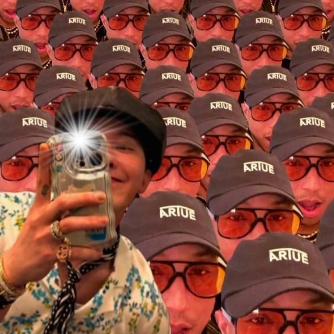 Artue Logo Ball Cap Black 착용 스타일 - 3