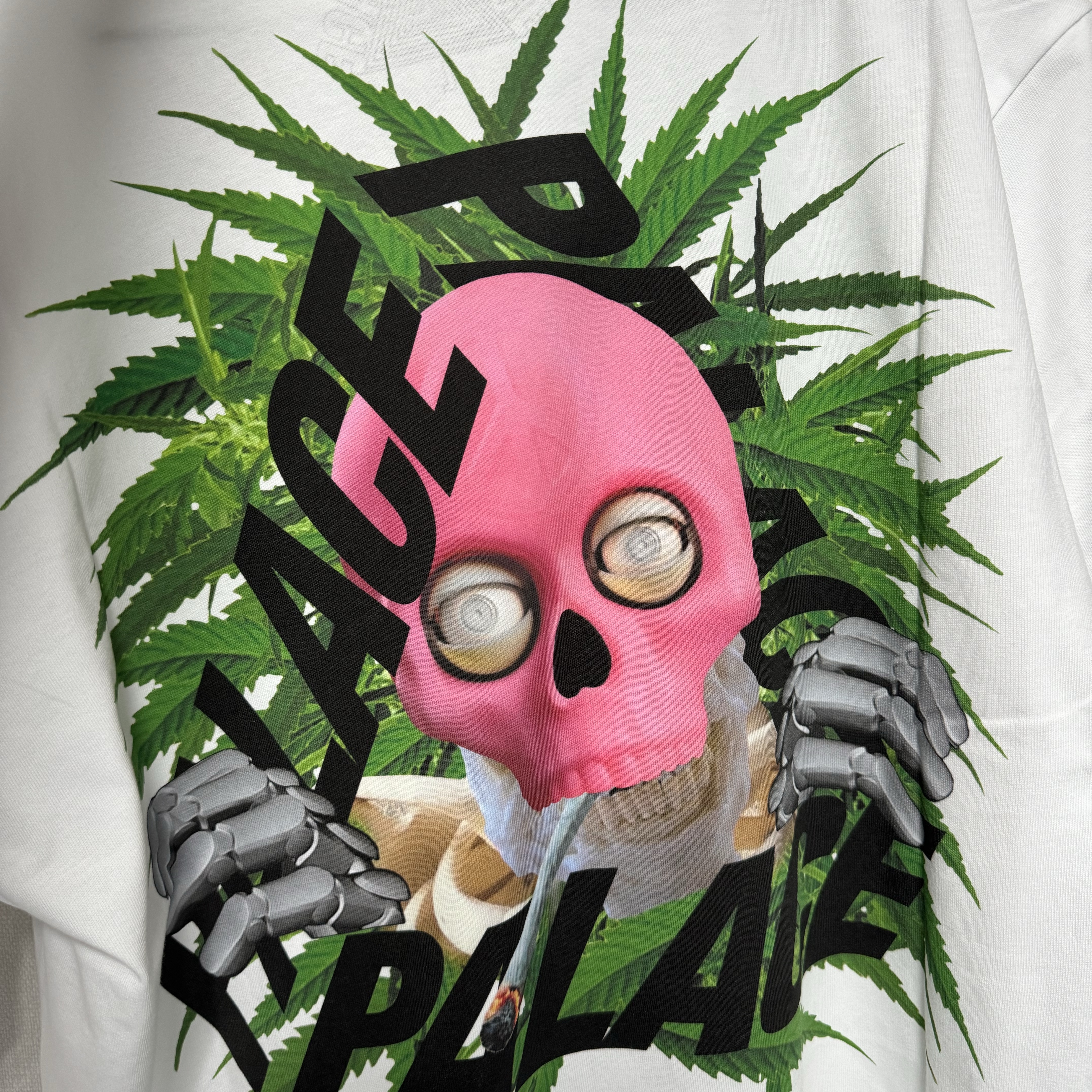 Palace Baked P-3 T-Shirt White - 24SS 착용 스타일