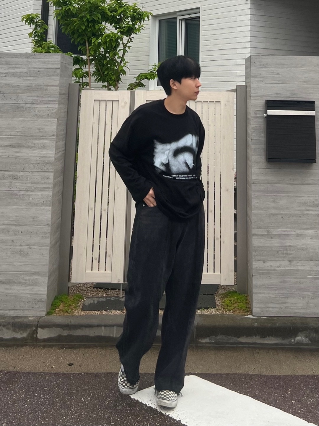Vans Slip-On Checkerboard 착용 스타일 - 1