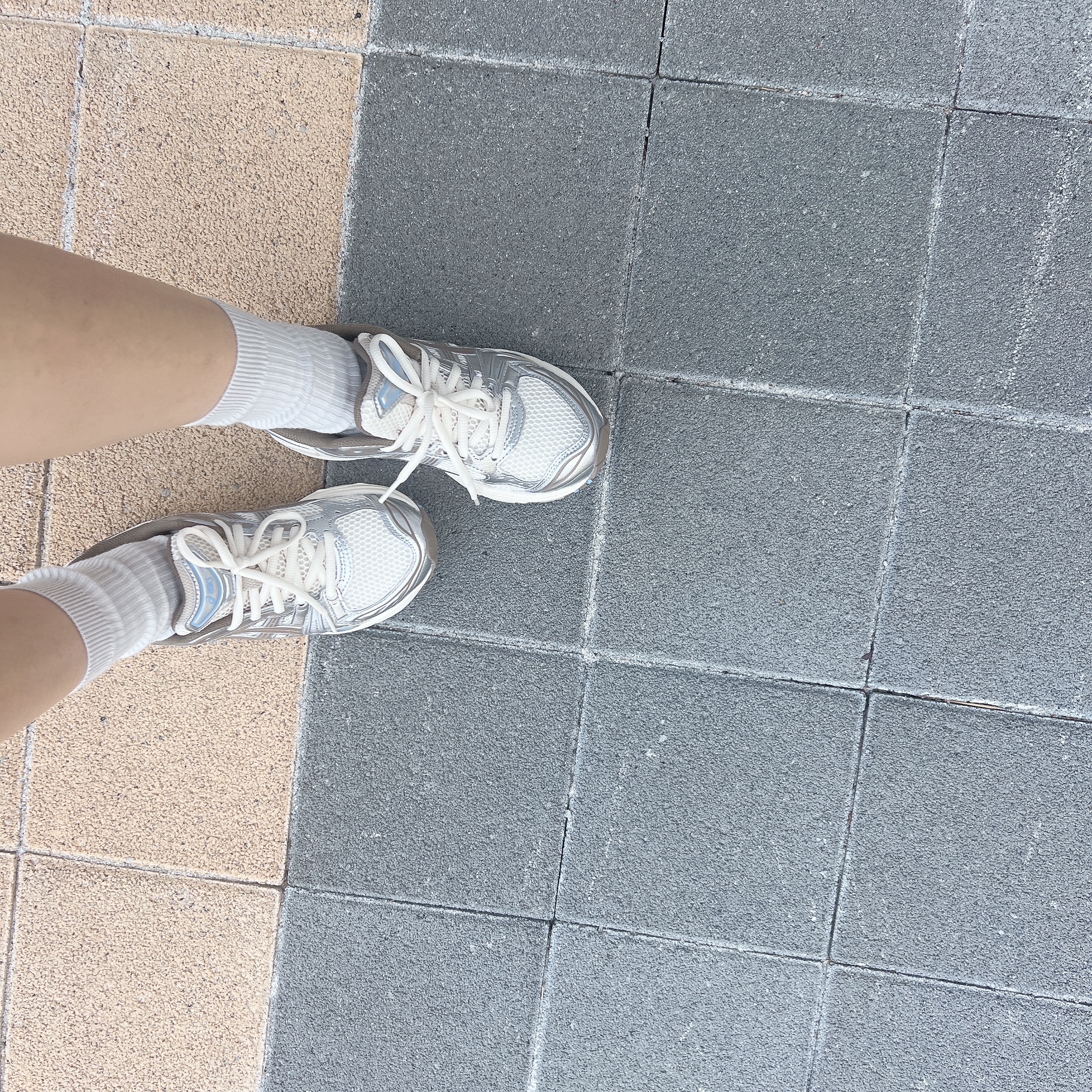 (W) Asics Gel-Kayano 14 Cream Pepper 착용 스타일