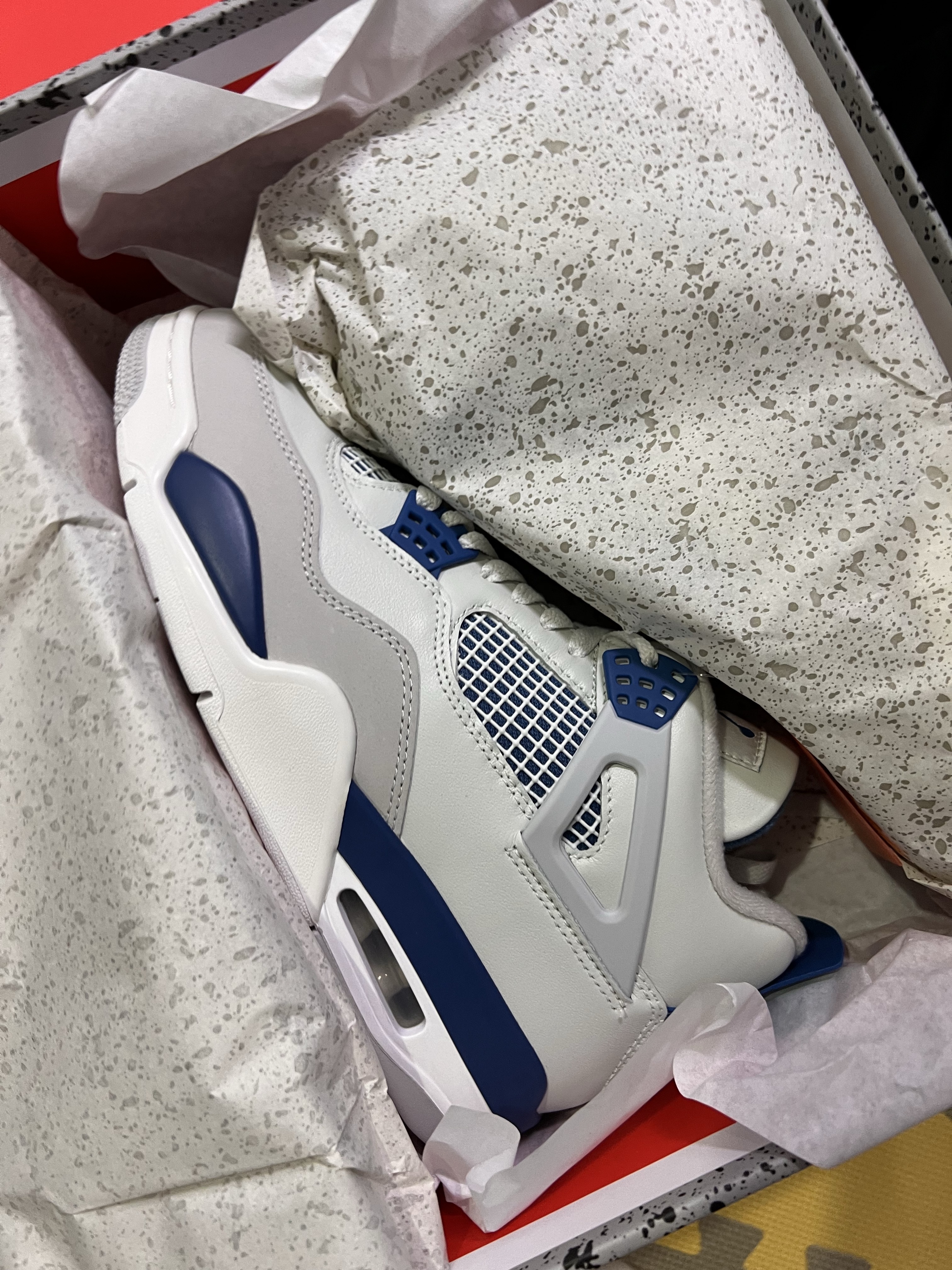 Jordan 4 Retro Industrial Blue 착용 스타일