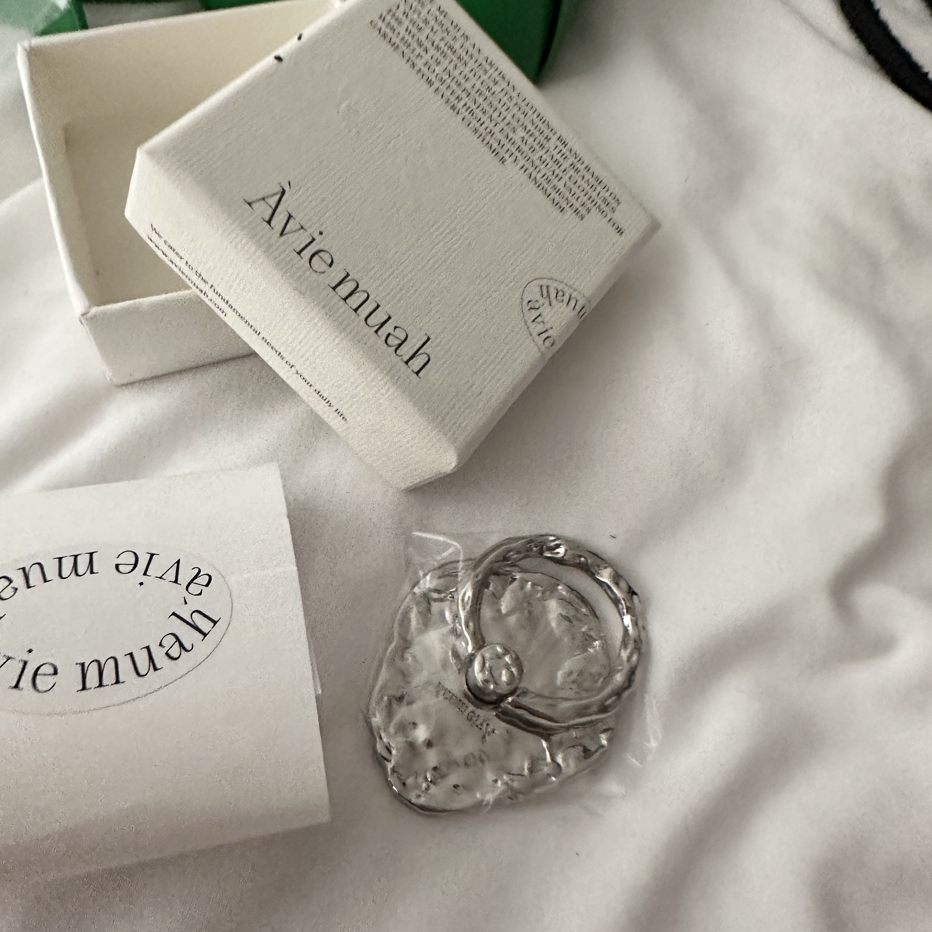 Aviemuah Ave Phone Knob Rhodium 착용 스타일 - 1