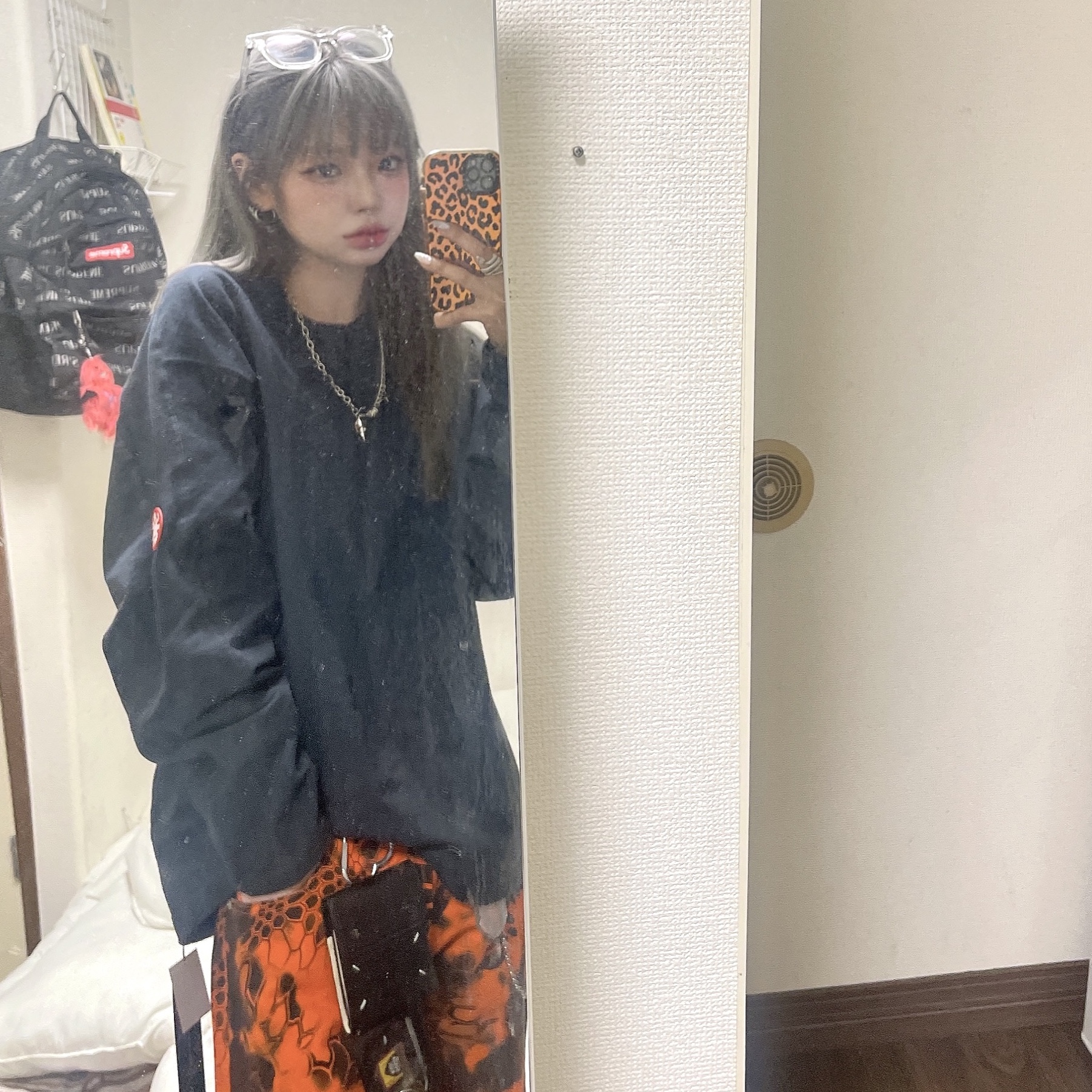 Cav Empt Overdye Forward Line Heavy Long Sleeve T-Shirt Black - 24SS, Maison Margiela Snap Closure Bi-Fold Wallet Black 착용 스타일
