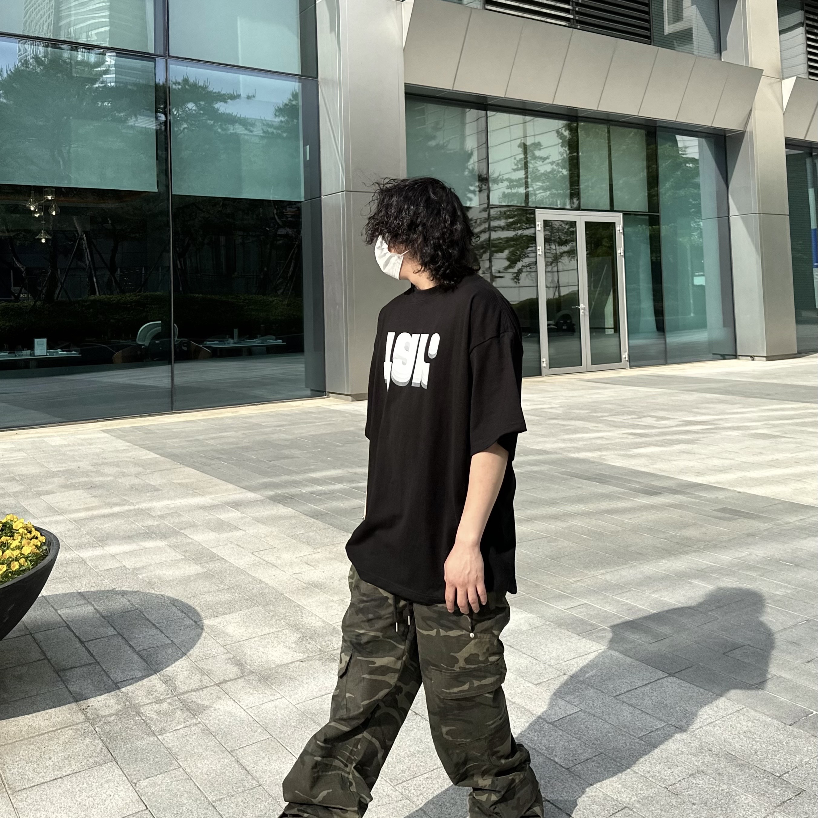 Balenciaga 10XL Sneakers White Grey Silver Black 착용 스타일 - 3