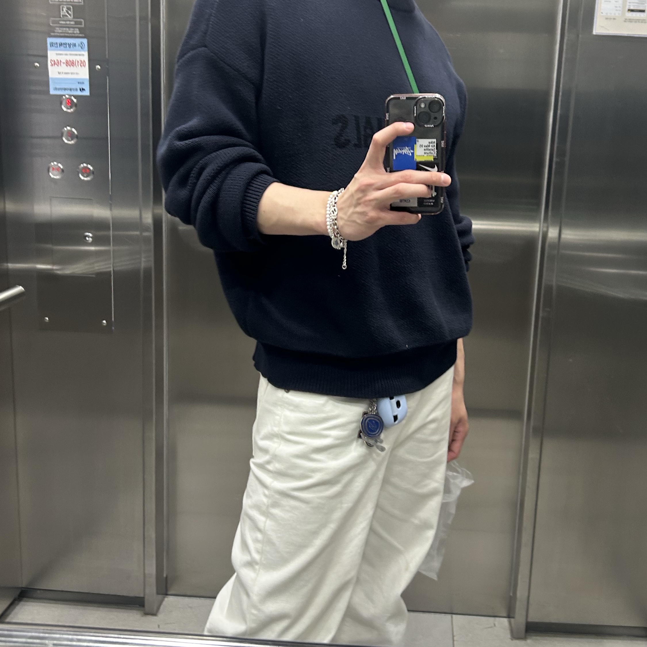 Gucci Interlocking G Bracelet Silver, Essentials Knit Sweater Navy/Dark Navy - Ssense Exclusive 착용 스타일