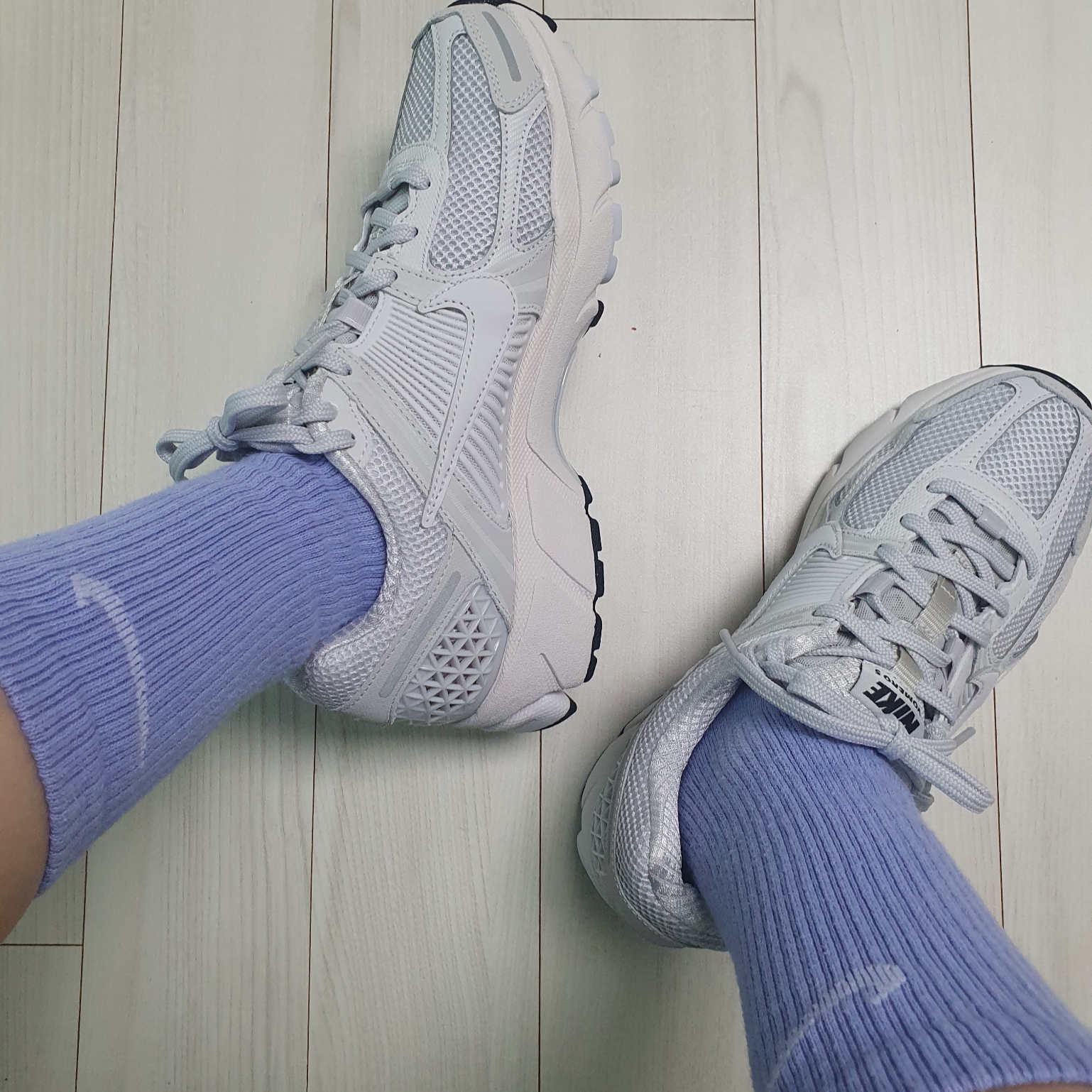 Nike Zoom Vomero 5 SP Vast Grey 2023 착용 스타일 - 3