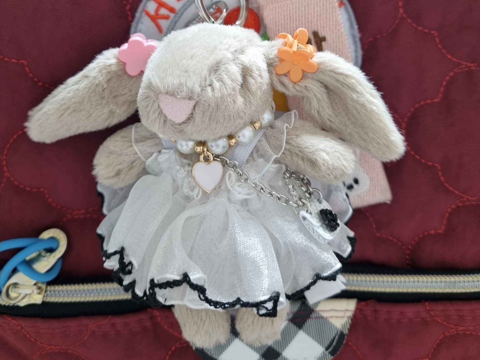Jellycat Bashful Bunny Bag Charm Beige 착용 스타일