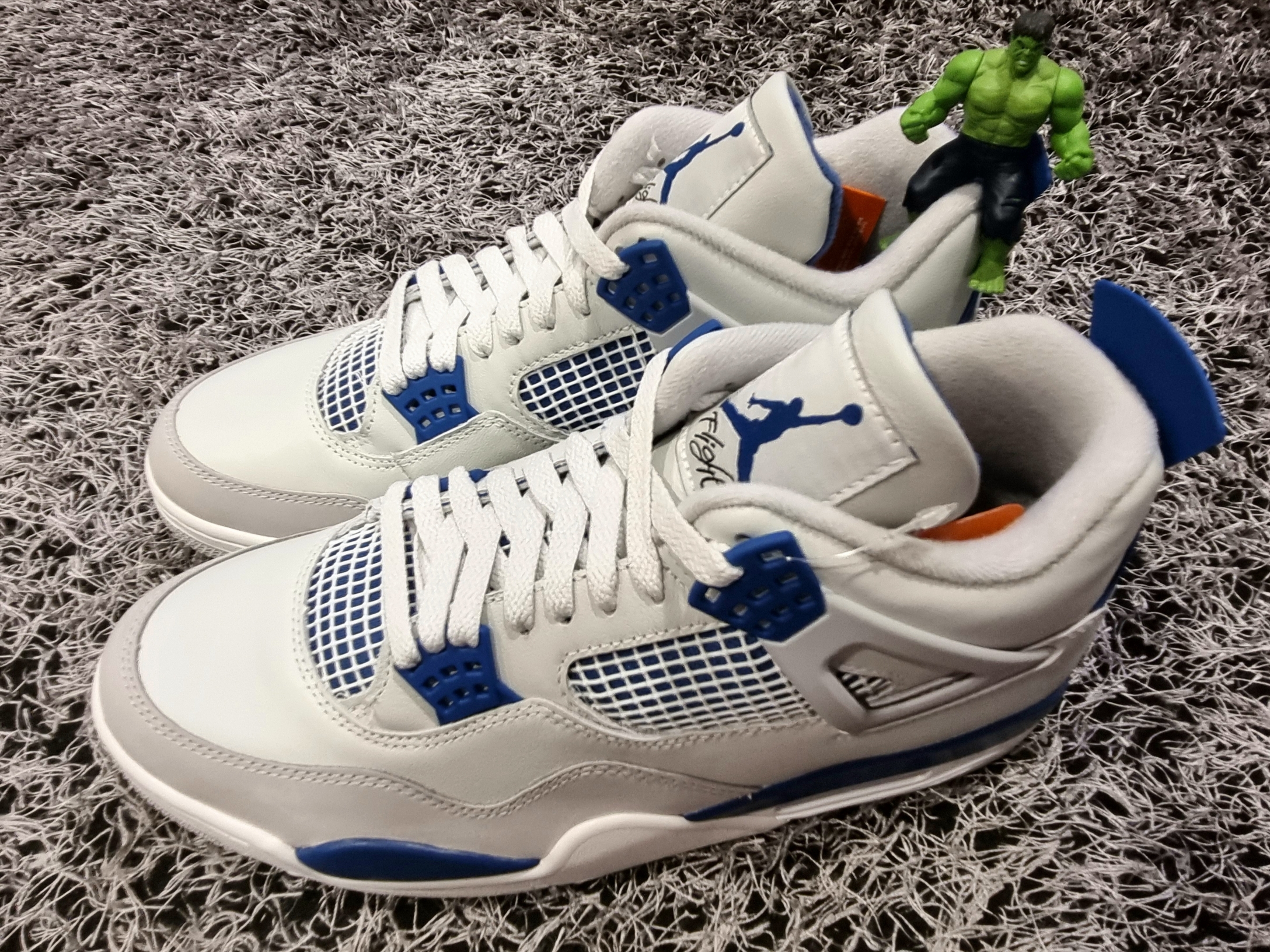 Jordan 4 Retro Industrial Blue 착용 스타일 - 1