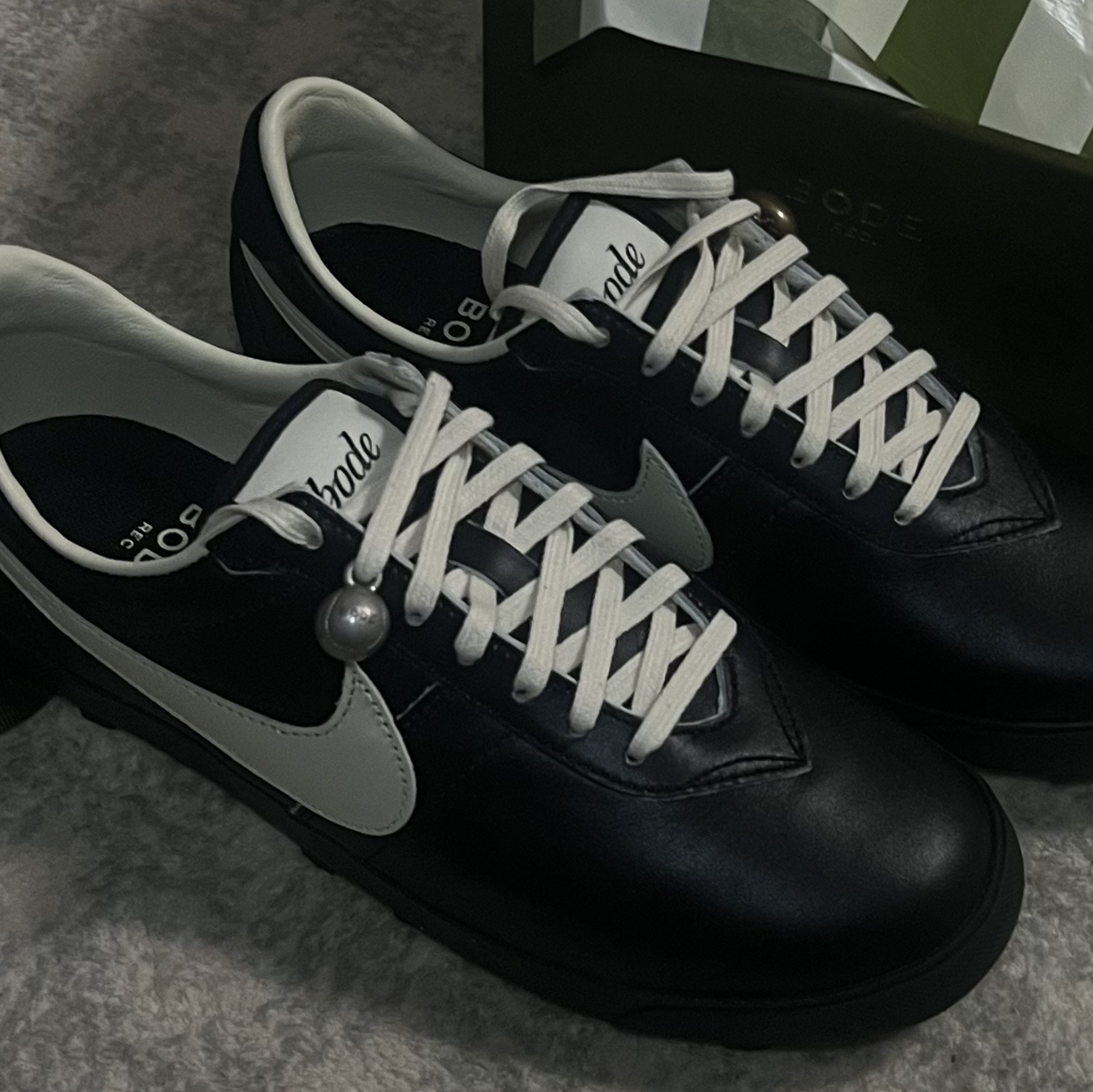 Nike x Bode Astrograbber SP Black and Coconut Milk μ°©μ© μ€νμΌ