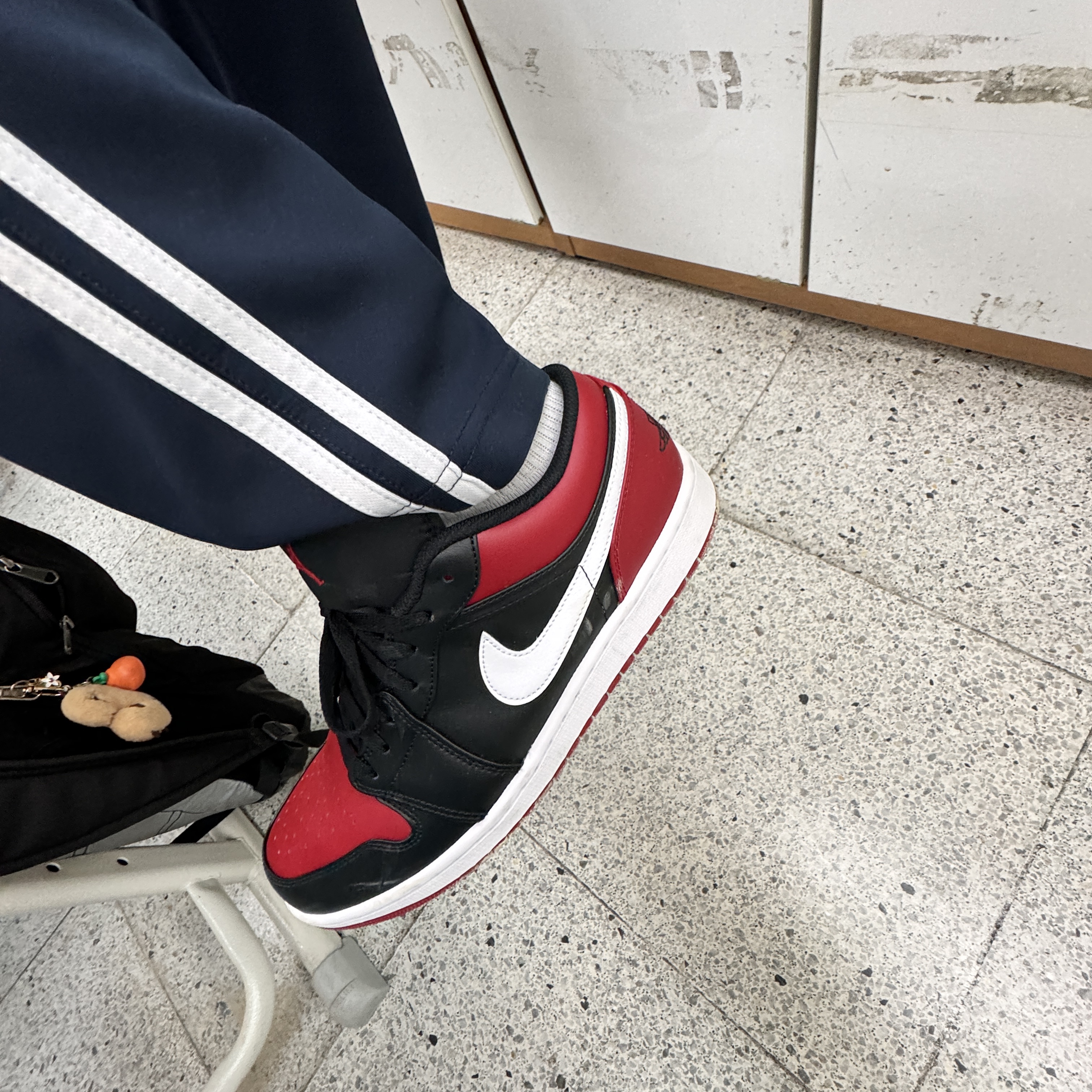 Jordan 1 Low Alternate Bred Toe 착용 스타일 - 1