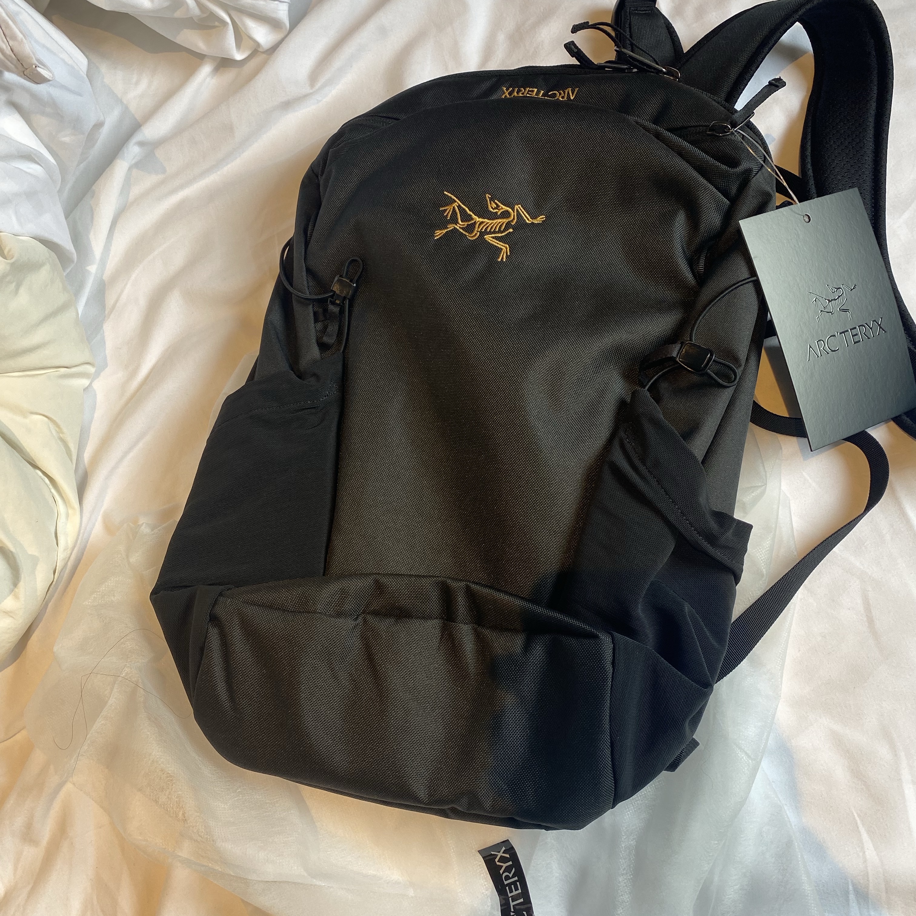 Arc'teryx Mantis 16 Backpack Black 착용 스타일 - 1